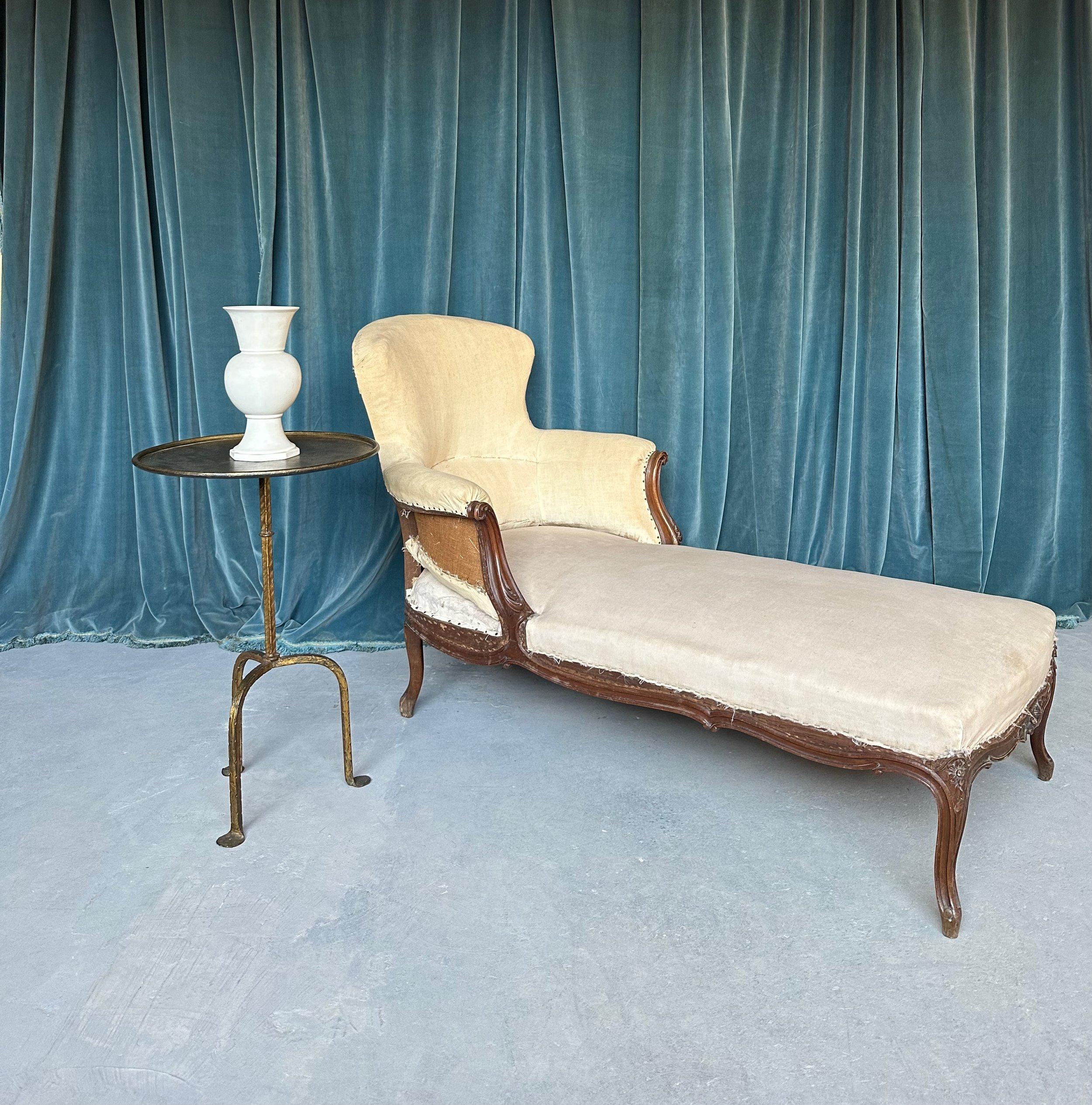Napoleon III French 19th C. Chaise Longue with Carved Fruitwood Frame For Sale