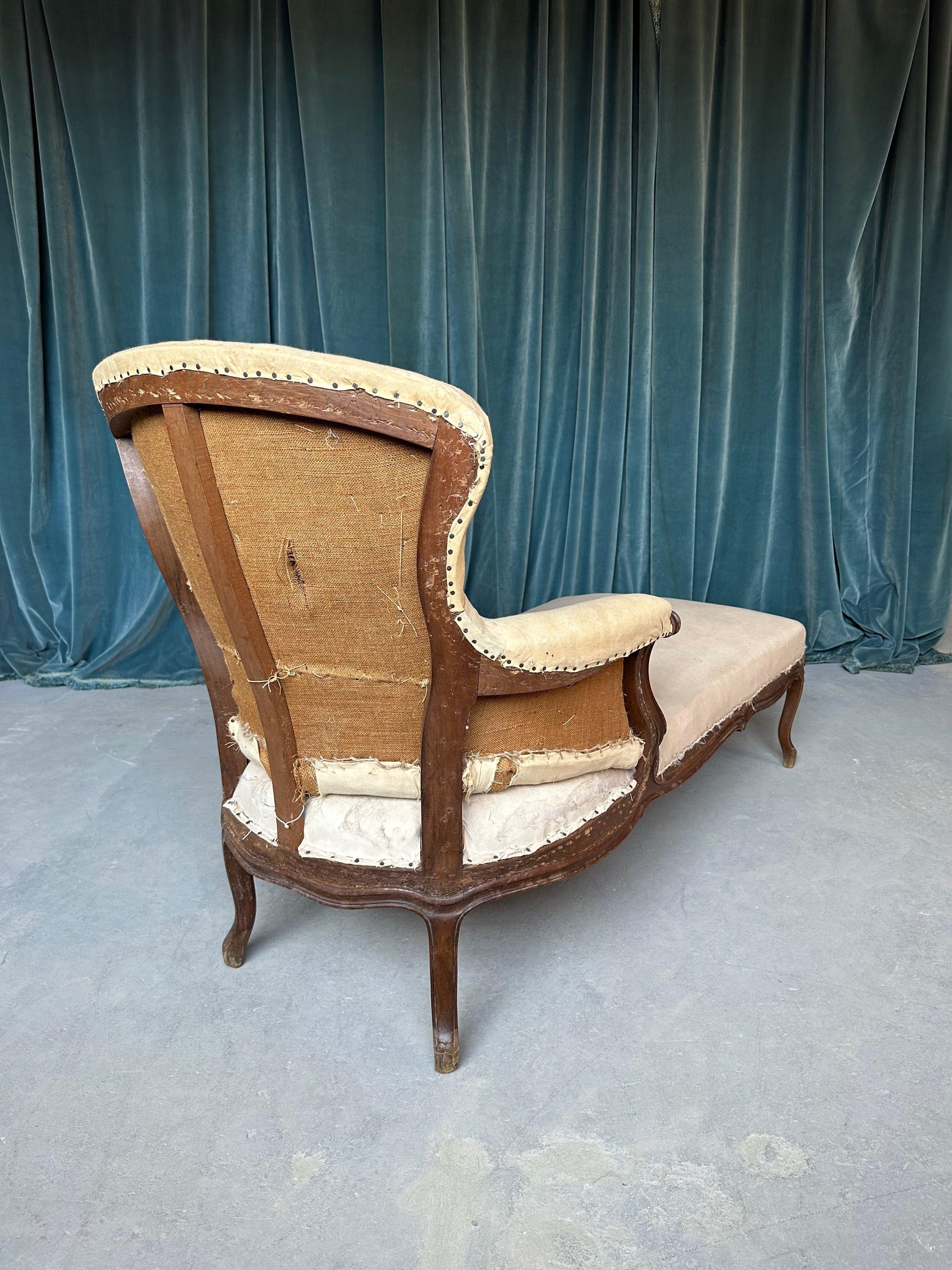 French 19th C. Chaise Longue with Carved Fruitwood Frame For Sale 2
