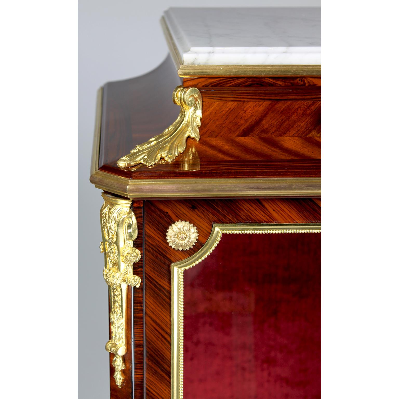 Vitrine française de style Louis XV du 19ème siècle montée en bronze doré Vernis Martin, Linke Attr en vente 5