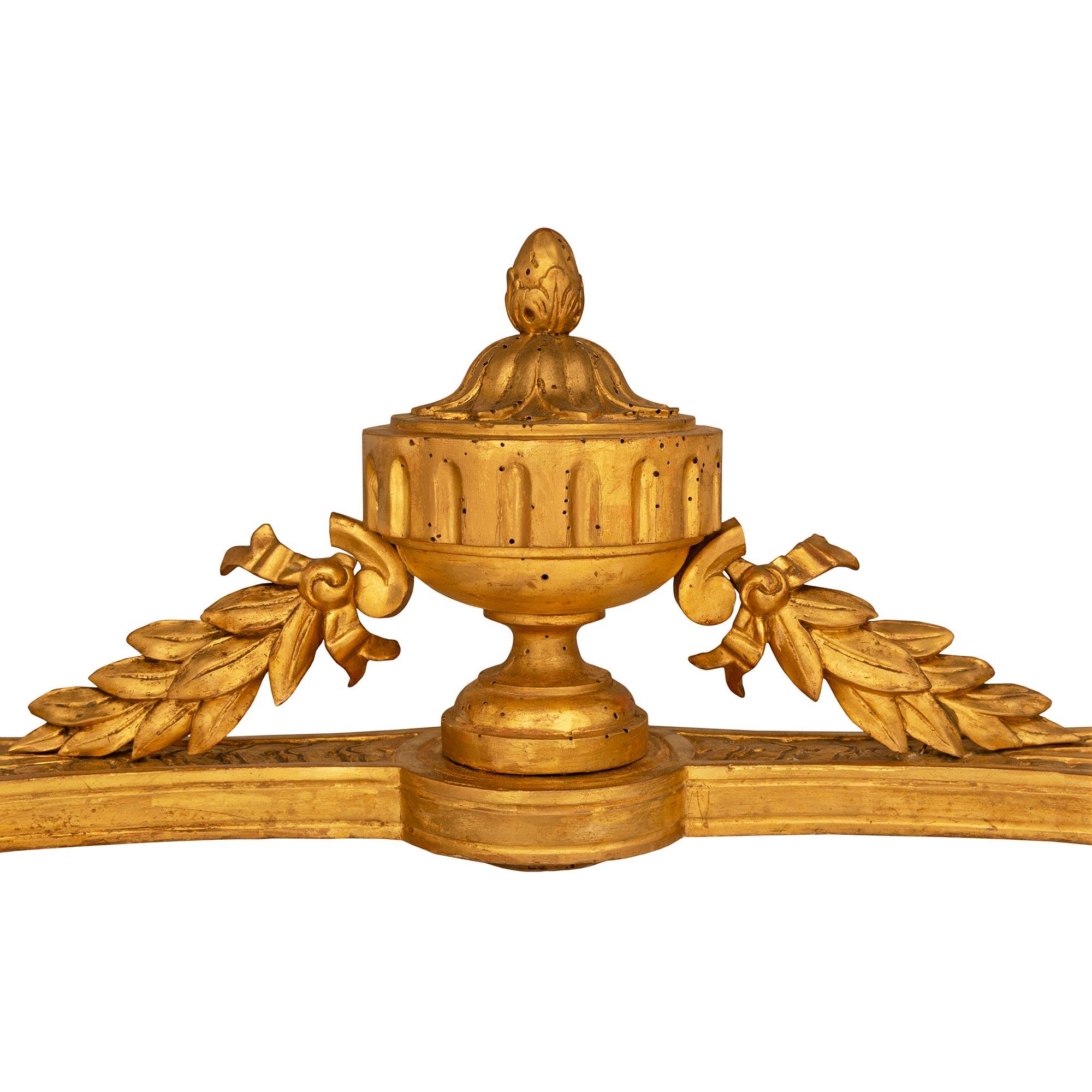 Français 19e s. Console Louis XVI en bois doré et marbre rosé Vif des Pyrénées en vente 3