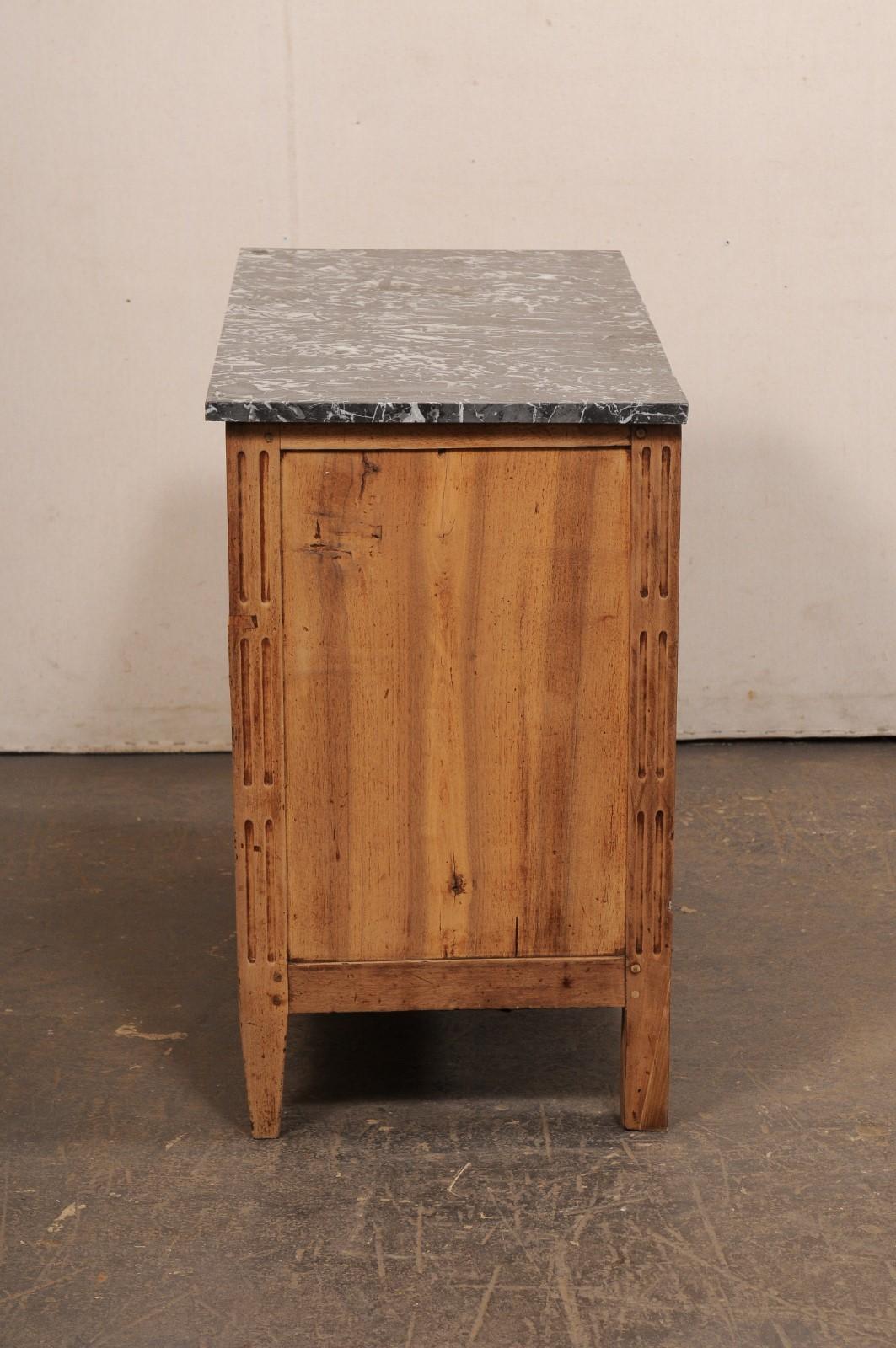 Commode francese in stile Luigi XVI del XIX secolo con piano in marmo originale in vendita 5