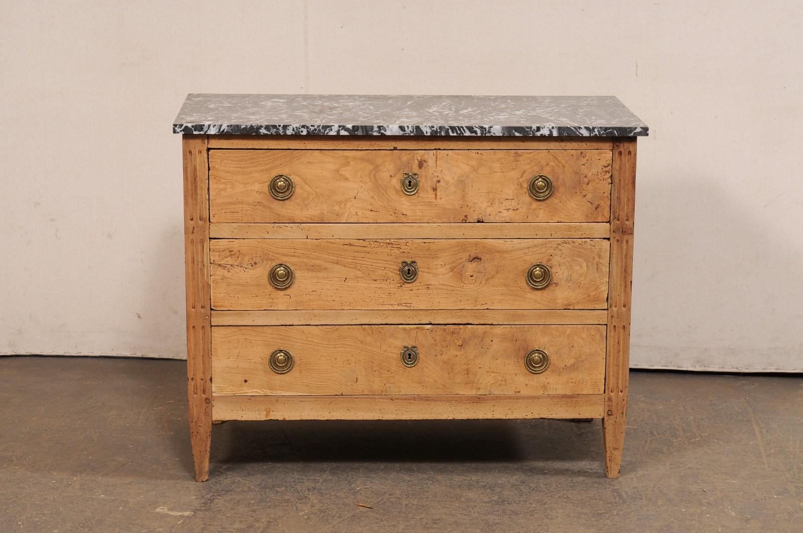 Commode francese in stile Luigi XVI del XIX secolo con piano in marmo originale in vendita 7
