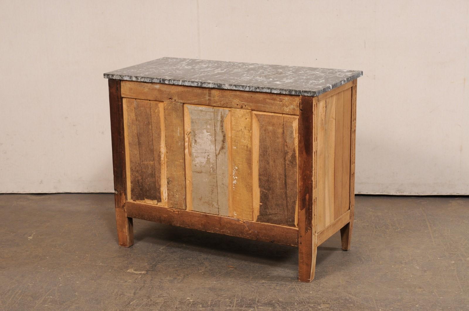 Commode francese in stile Luigi XVI del XIX secolo con piano in marmo originale in vendita 2