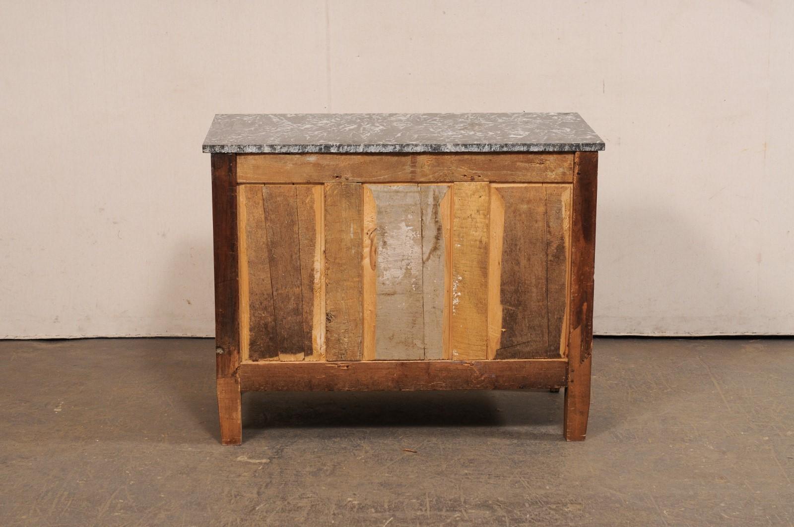 Commode francese in stile Luigi XVI del XIX secolo con piano in marmo originale in vendita 3