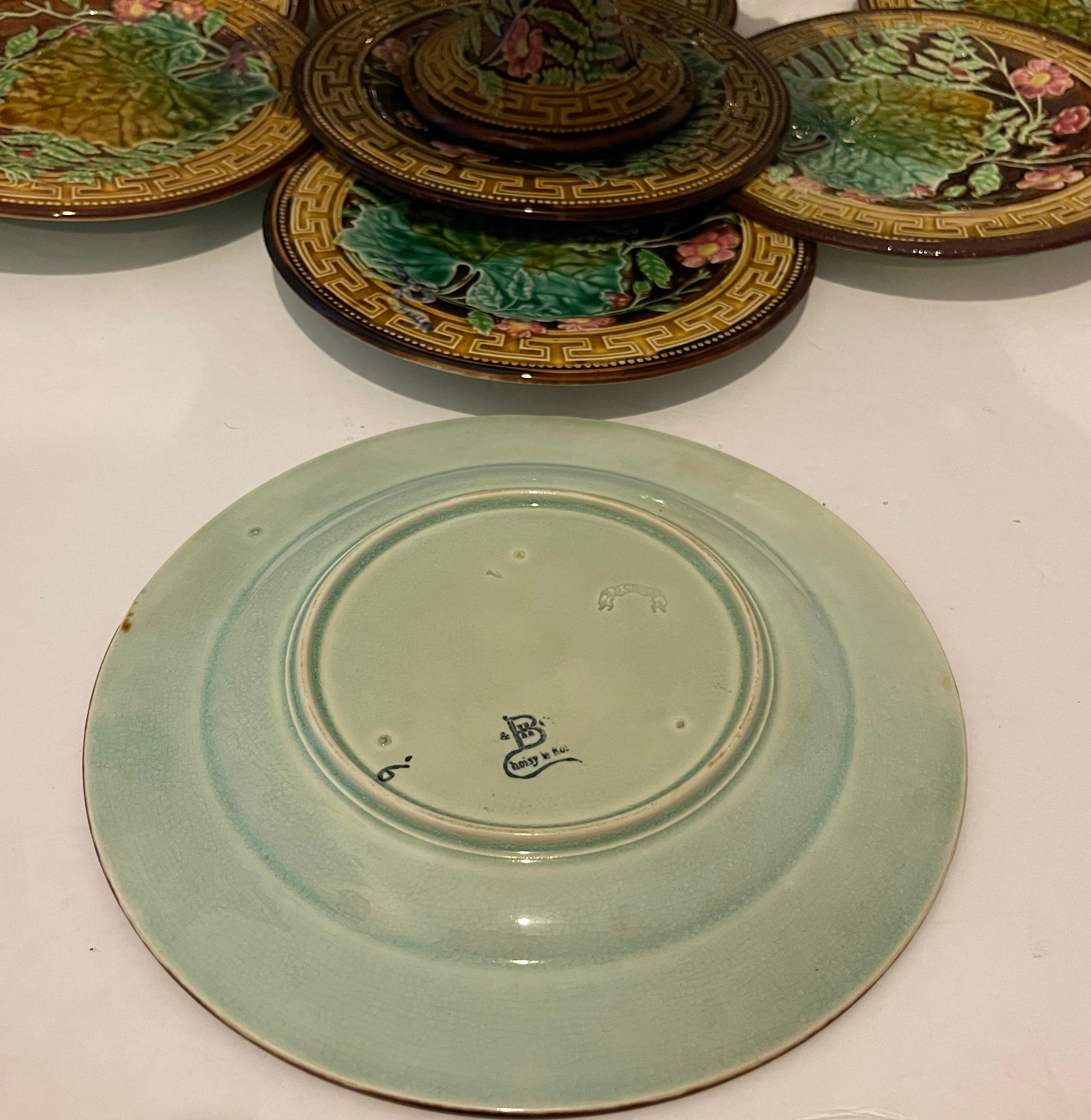 French 19th C. Majolica Set of 12 Plates & dishes, Choisy Le Roi, C.1880 11