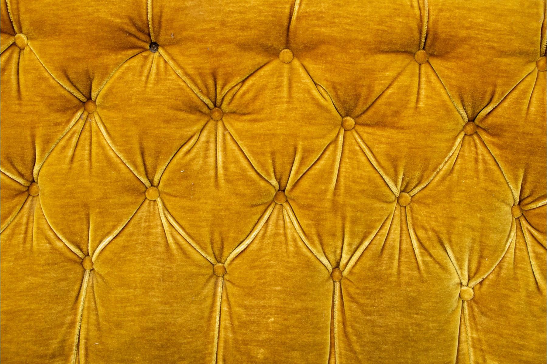 French 19th C Napoleon III Sofa in Gold Velvet 5