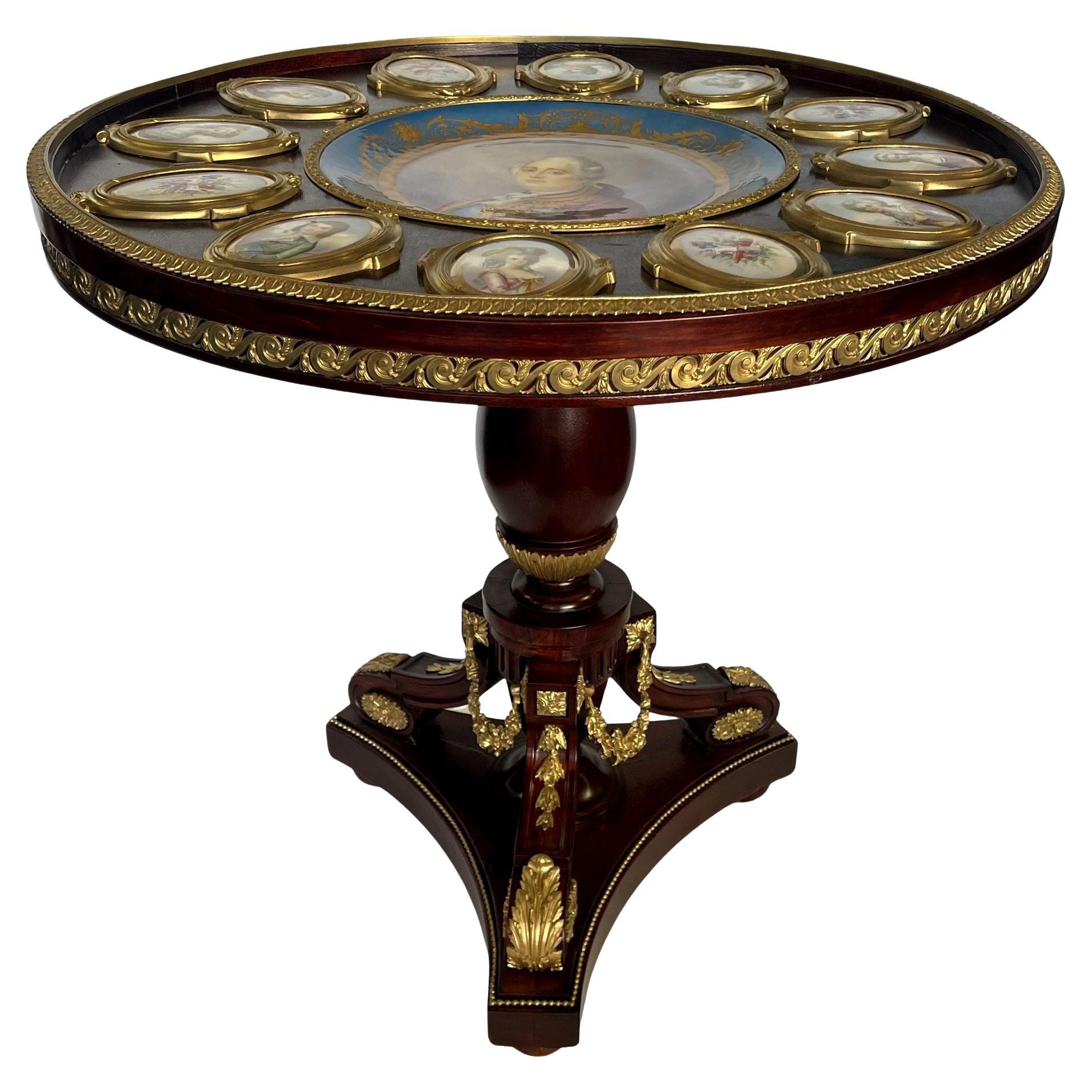 Tavolo montato in porcellana neoclassica e bronzo dorato francese del XIX secolo, Fournier