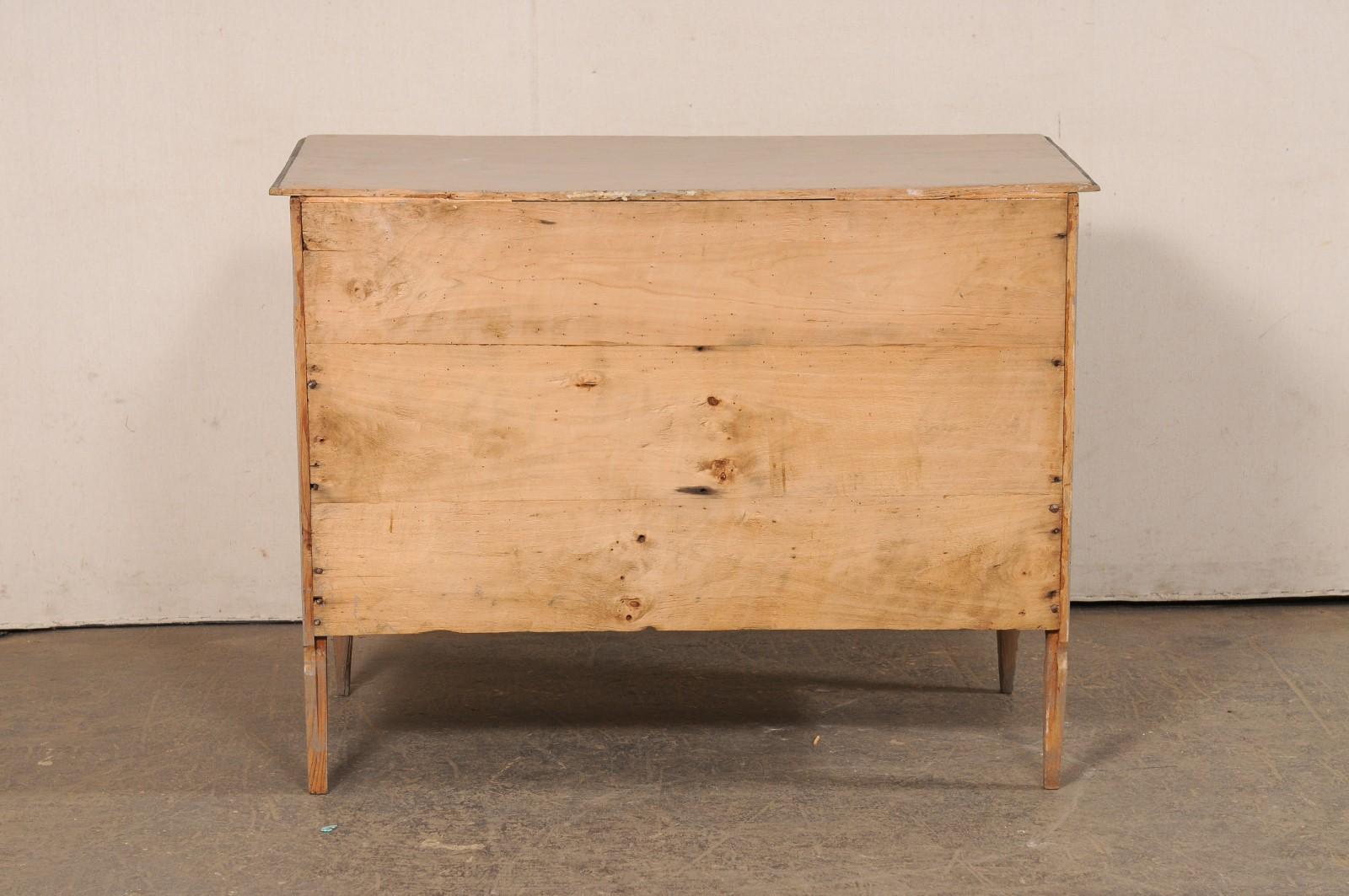 Commode neoclassica francese del XIX secolo in legno dipinto in vendita 2
