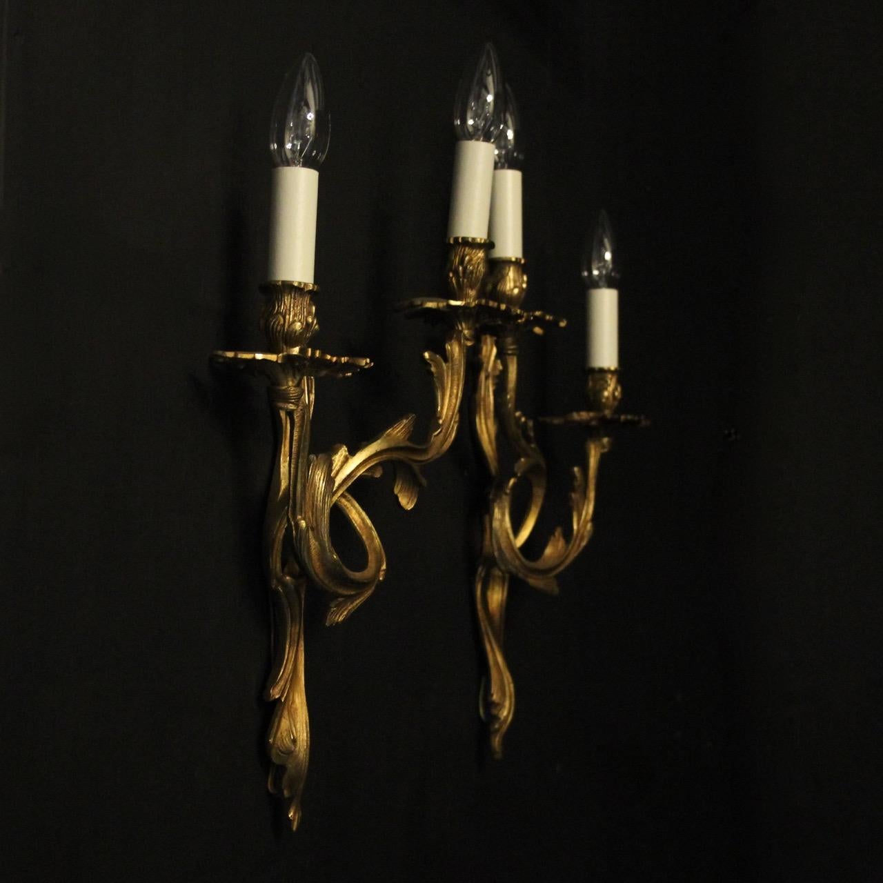 French 19th Century Pair of Gilded Bronze Antique Wall Sconces 5