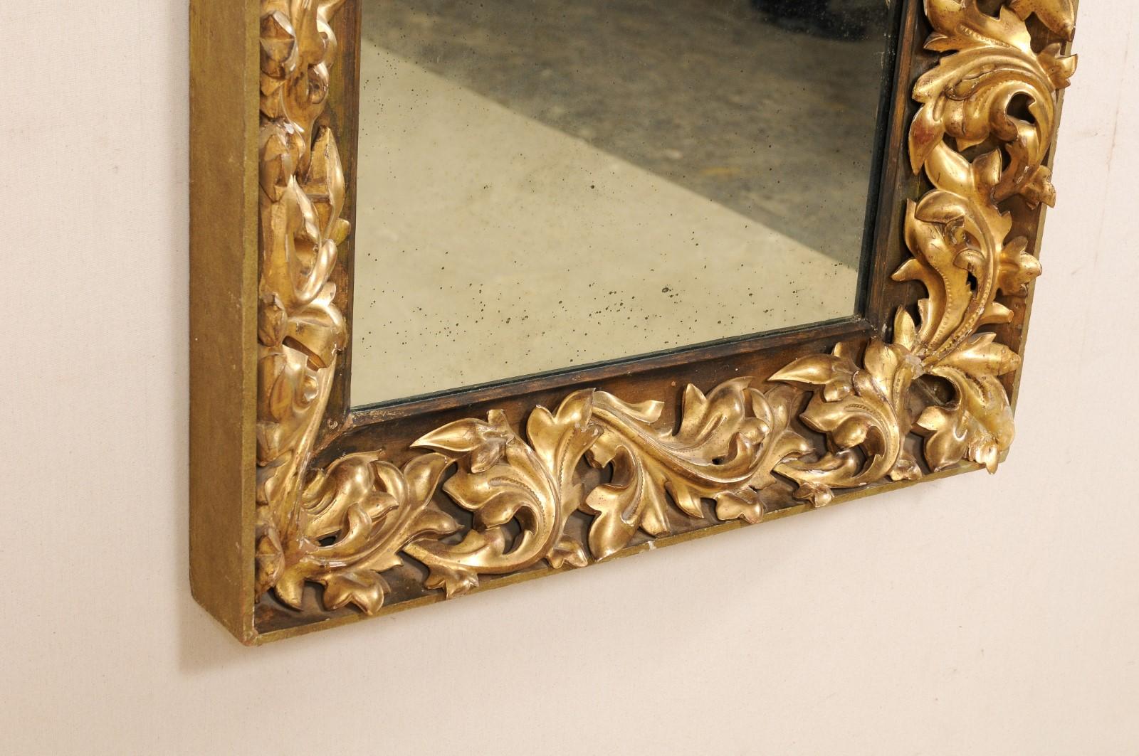 Miroir français du 19ème siècle:: de forme rectangulaire:: sculpté en rococo et bois doré Bon état - En vente à Atlanta, GA