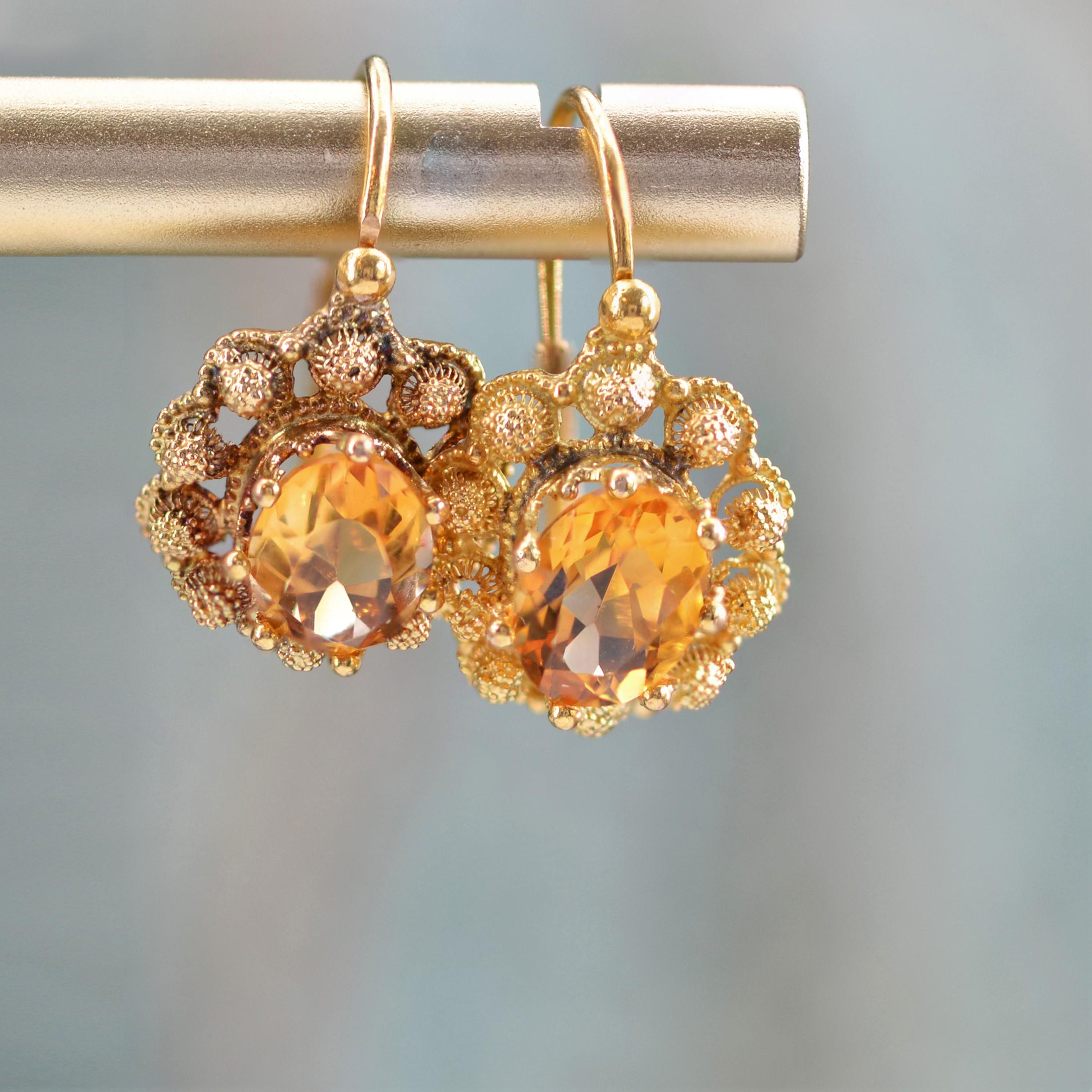 French 19th Century 15 Carats Citrine 18 Karat Yellow Gold Dangle Earrings For Sale 5