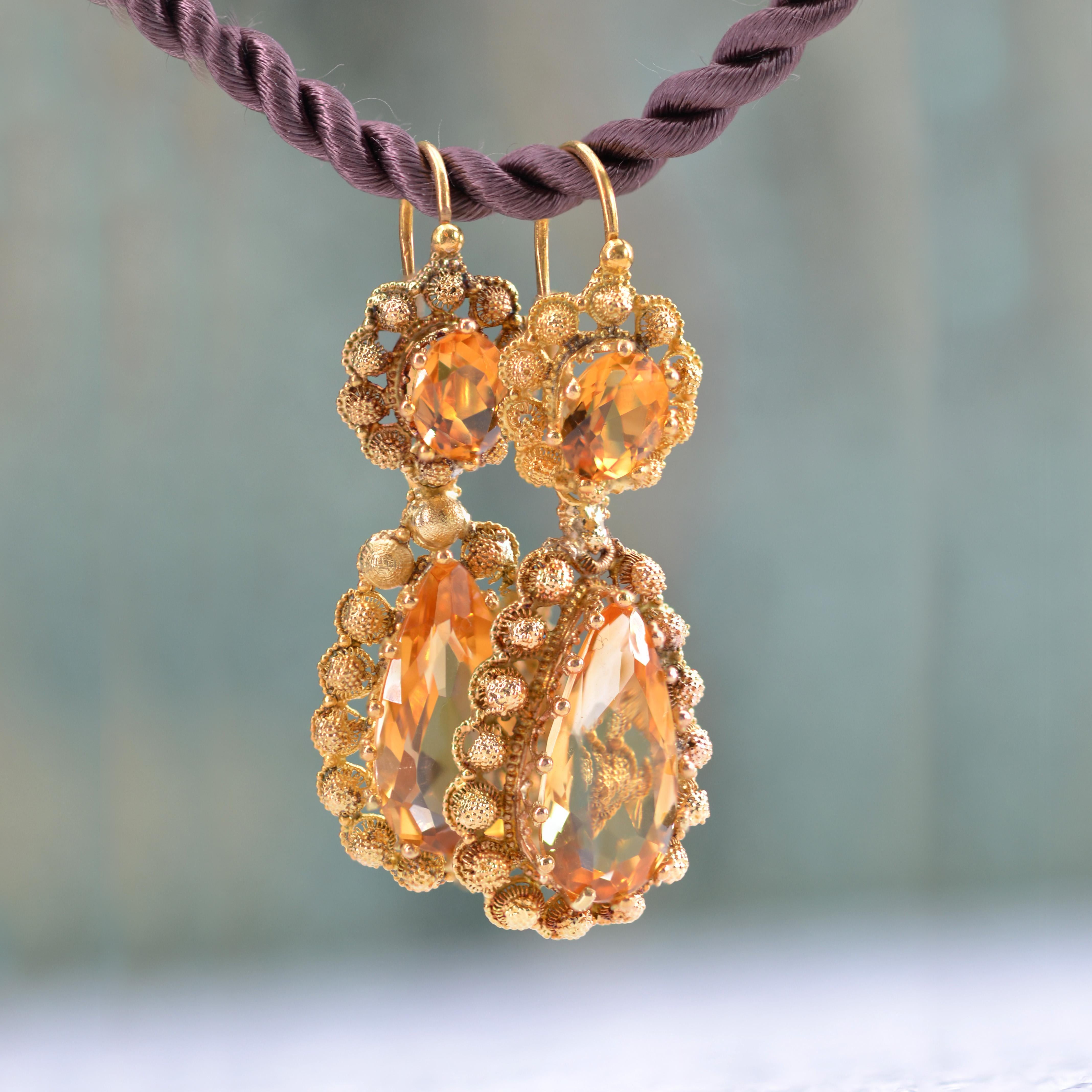 French 19th Century 15 Carats Citrine 18 Karat Yellow Gold Dangle Earrings For Sale 3