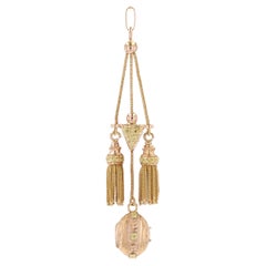 Pendentif médaillon français du 19ème siècle en or rose 18 carats ciselé