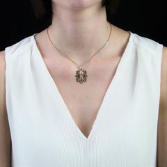 Médaille française de Saint Germaine du 19ème siècle en or rose 18 carats