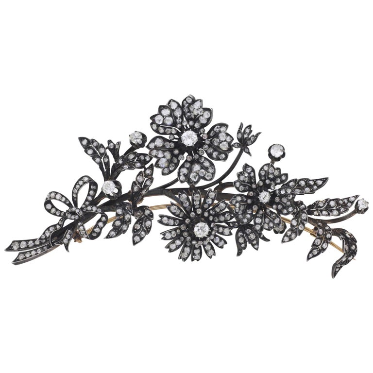 French, 19th Century, 18 Karat Yellow Gold and Diamond ‘En Tremblant’ Brooch For Sale