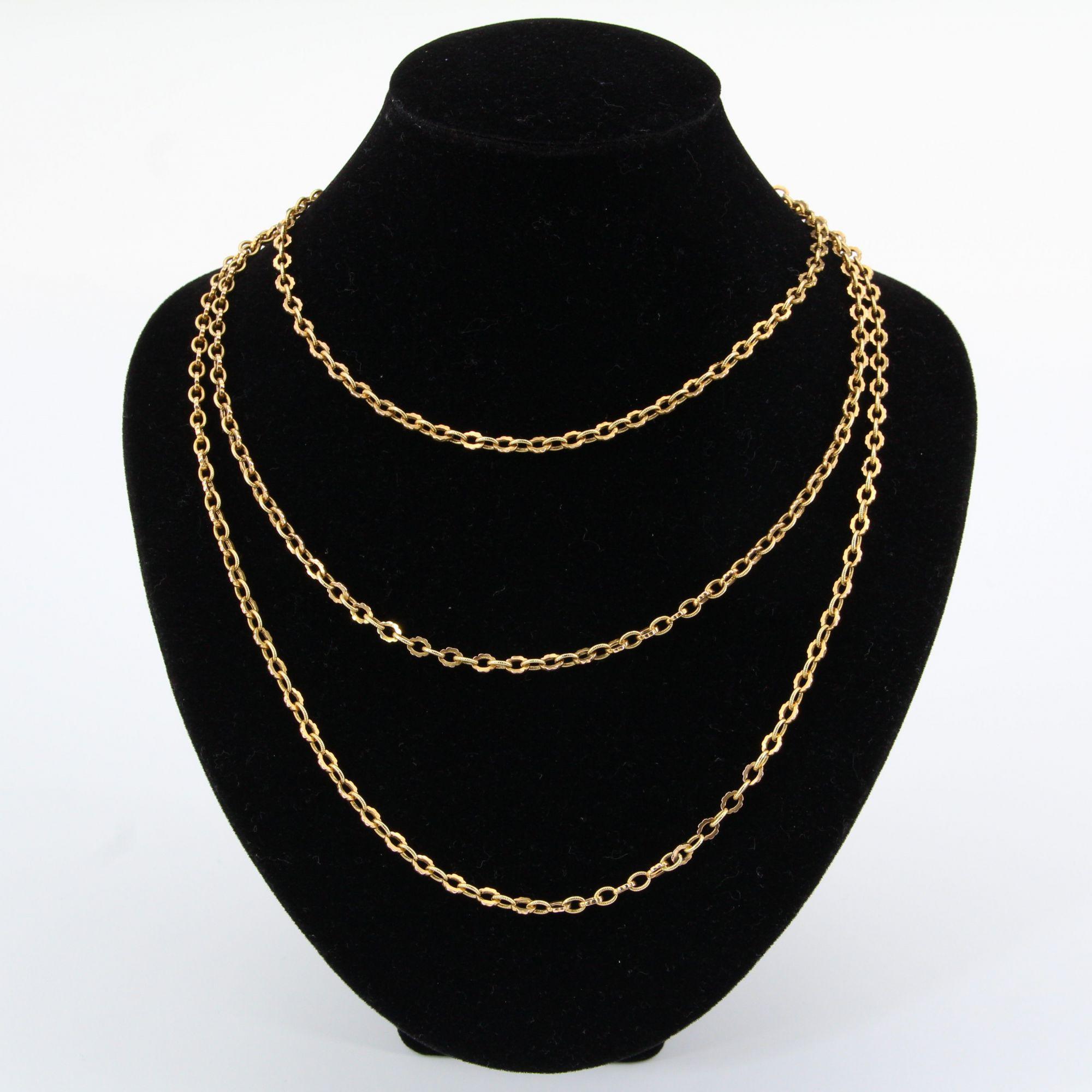 French 19th Century 18 Karat Yellow Gold Long Necklace In Good Condition In Poitiers, FR