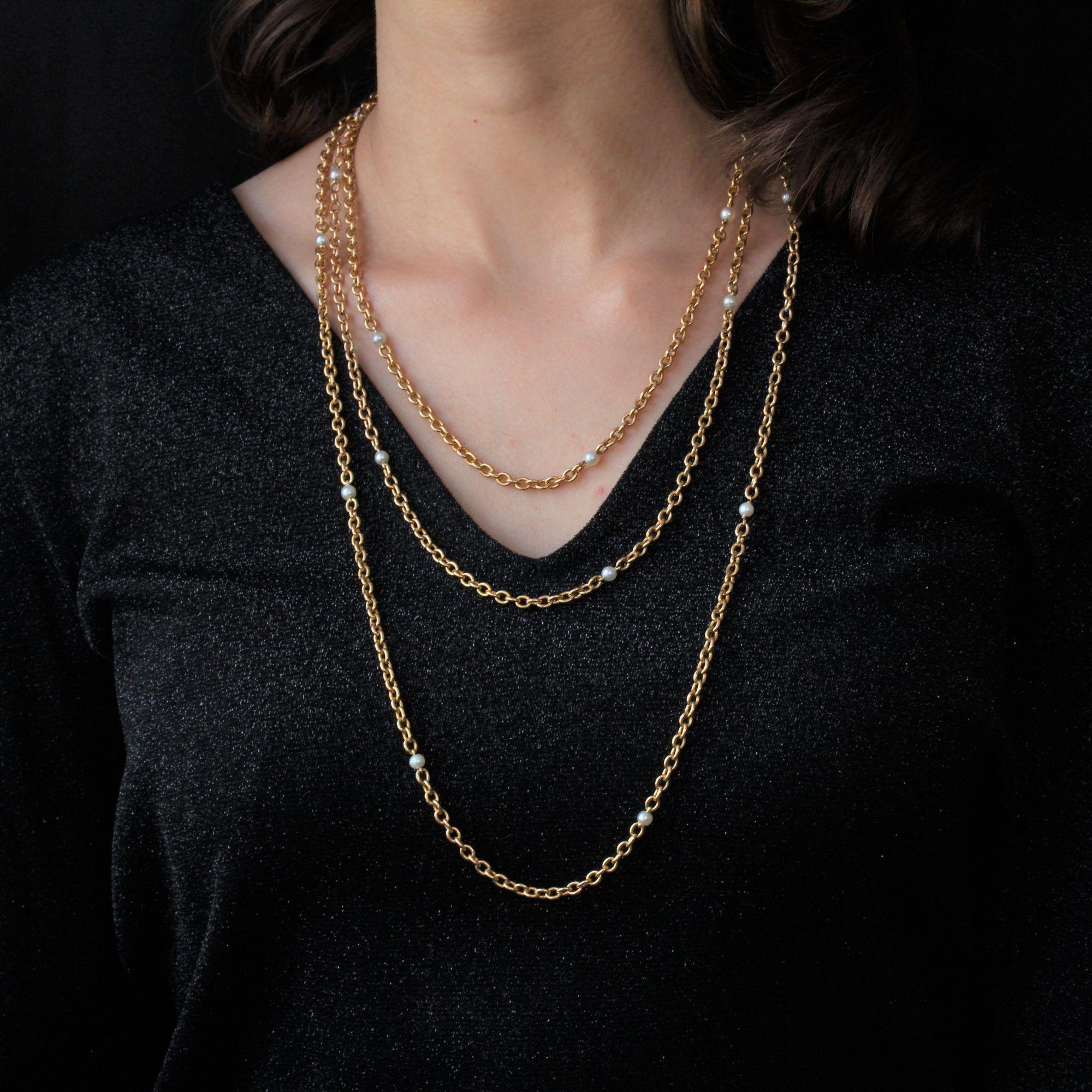 French 19th Century 18 Karat Yellow Gold Natural Pearl Long Chain Necklace In Excellent Condition In Poitiers, FR