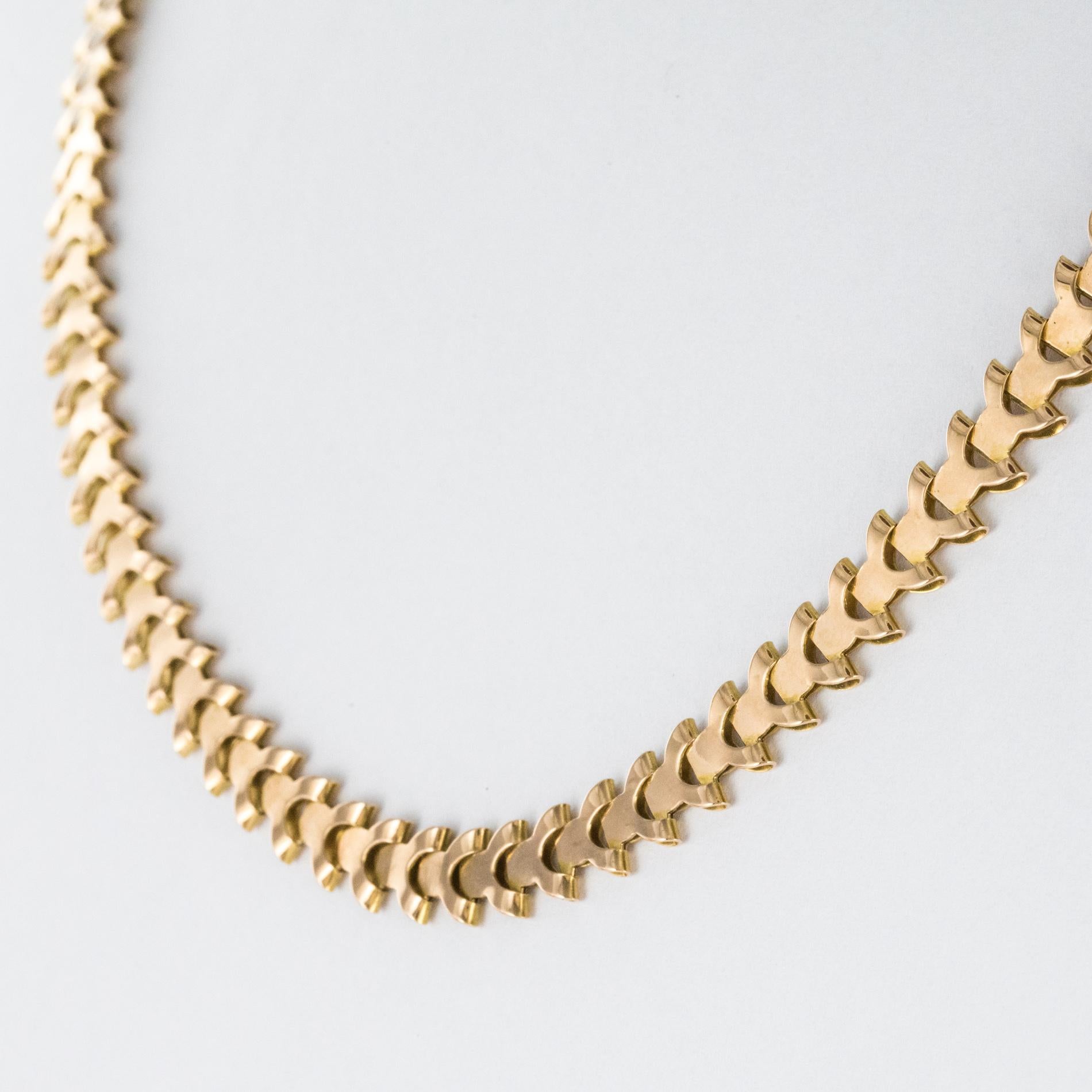 French 19th Century 18 Karat Rose Gold Folded Mesh Chain Necklace In Good Condition In Poitiers, FR