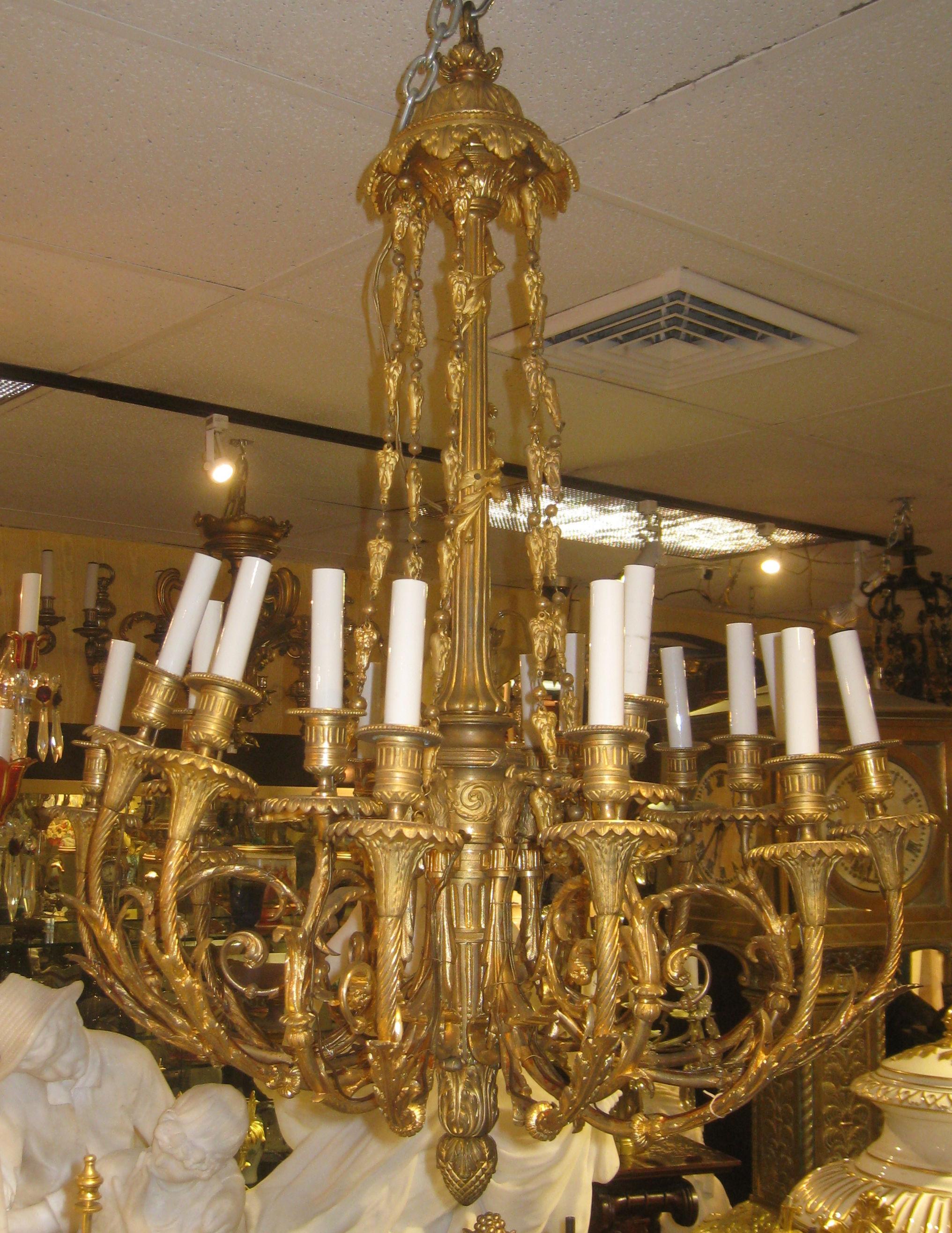 French 19th Century 18-Light Gilt Bronze Chandelier in Louis XVI Style For Sale 3