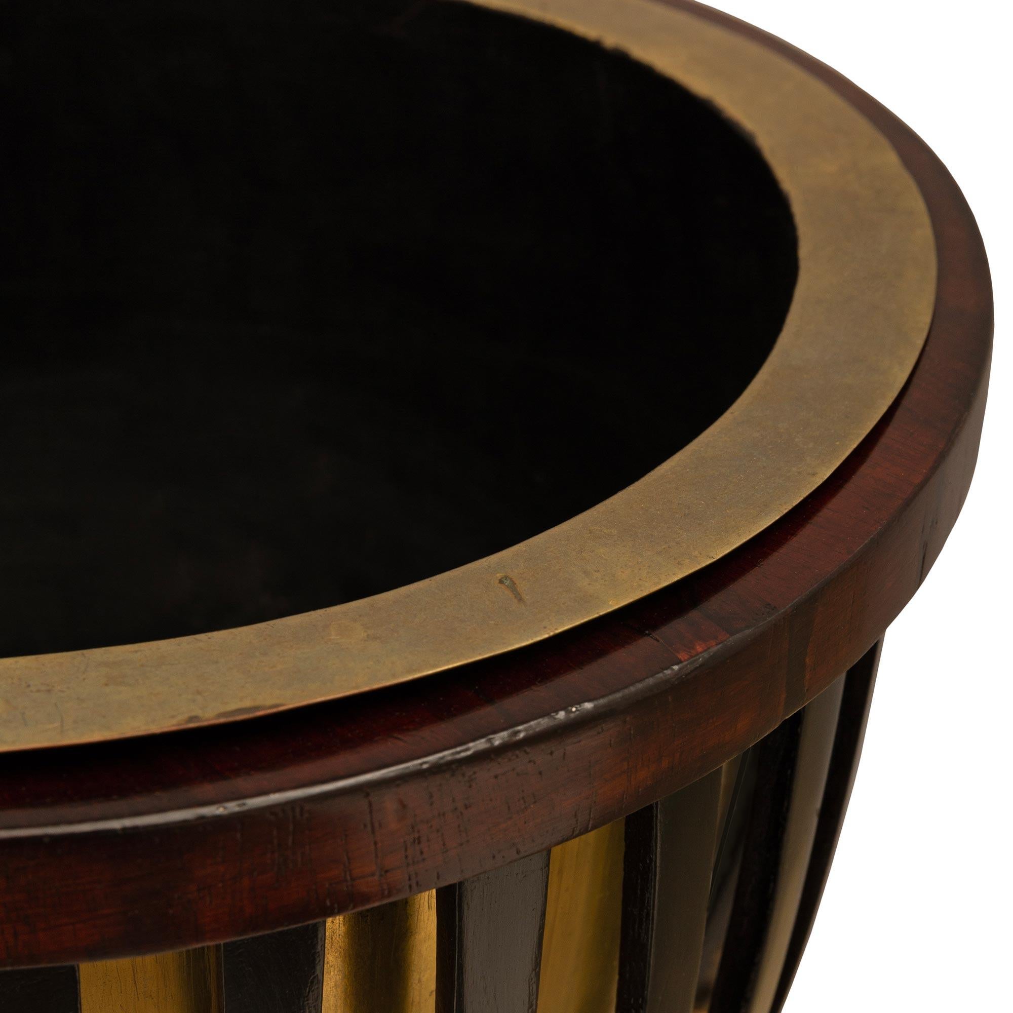 French 19th century 1st Empire Period Fruitwood, Mahogany, Brass, planter In Good Condition For Sale In West Palm Beach, FL
