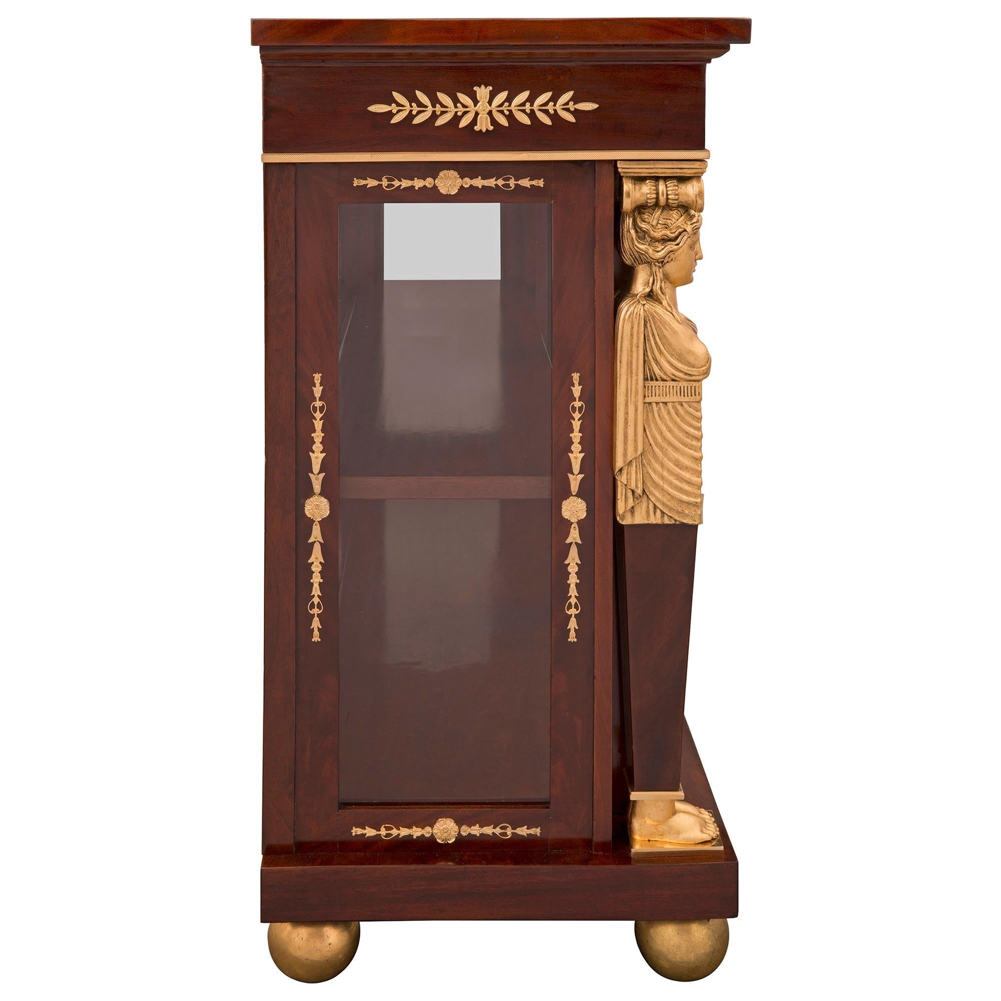 French 19th Century 1st Empire Period Mahogany, Ormolu, and Giltwood Vitrine For Sale 2