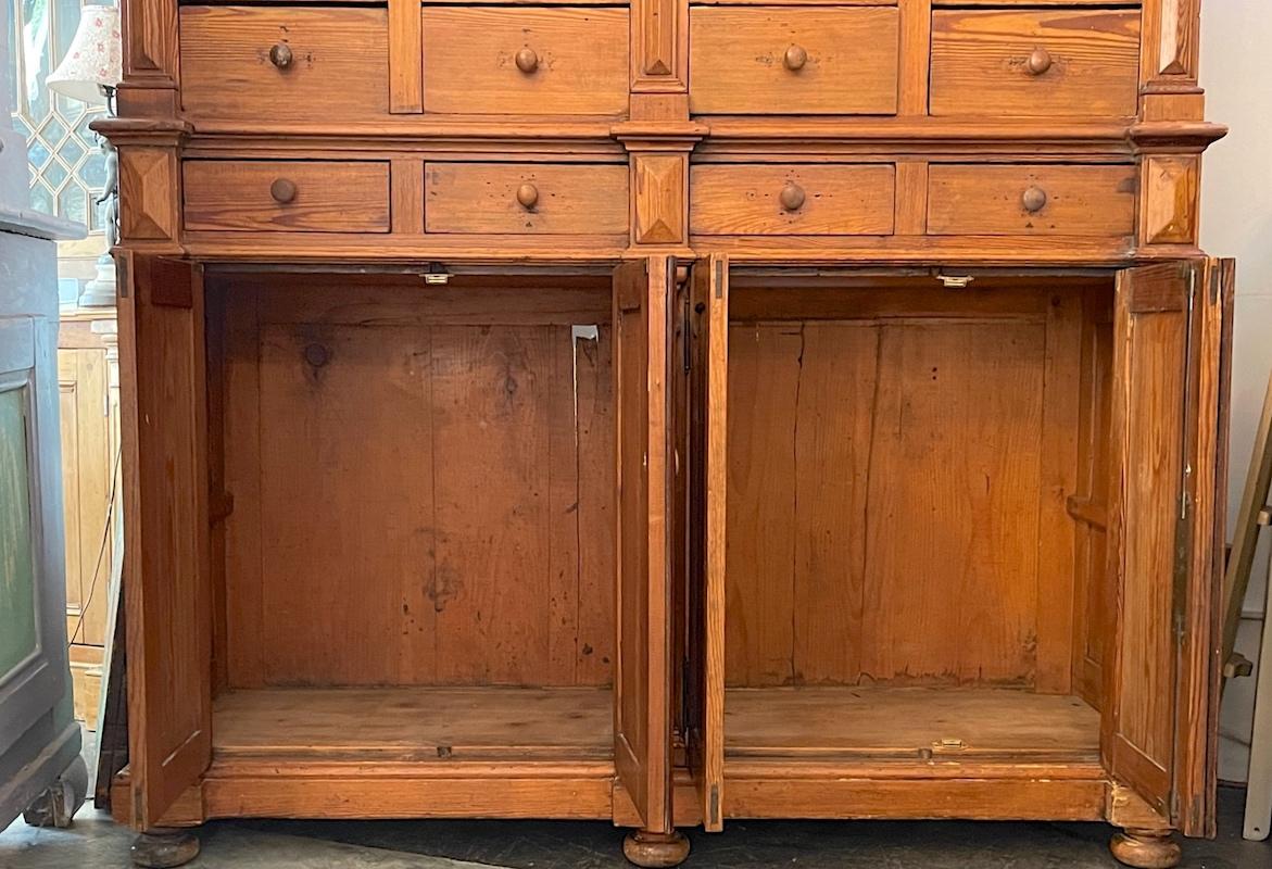 French 19th Century 28 Drawer Oak Apothecary Cabinet with 2 Lower Door Cabinets In Distressed Condition For Sale In Santa Monica, CA