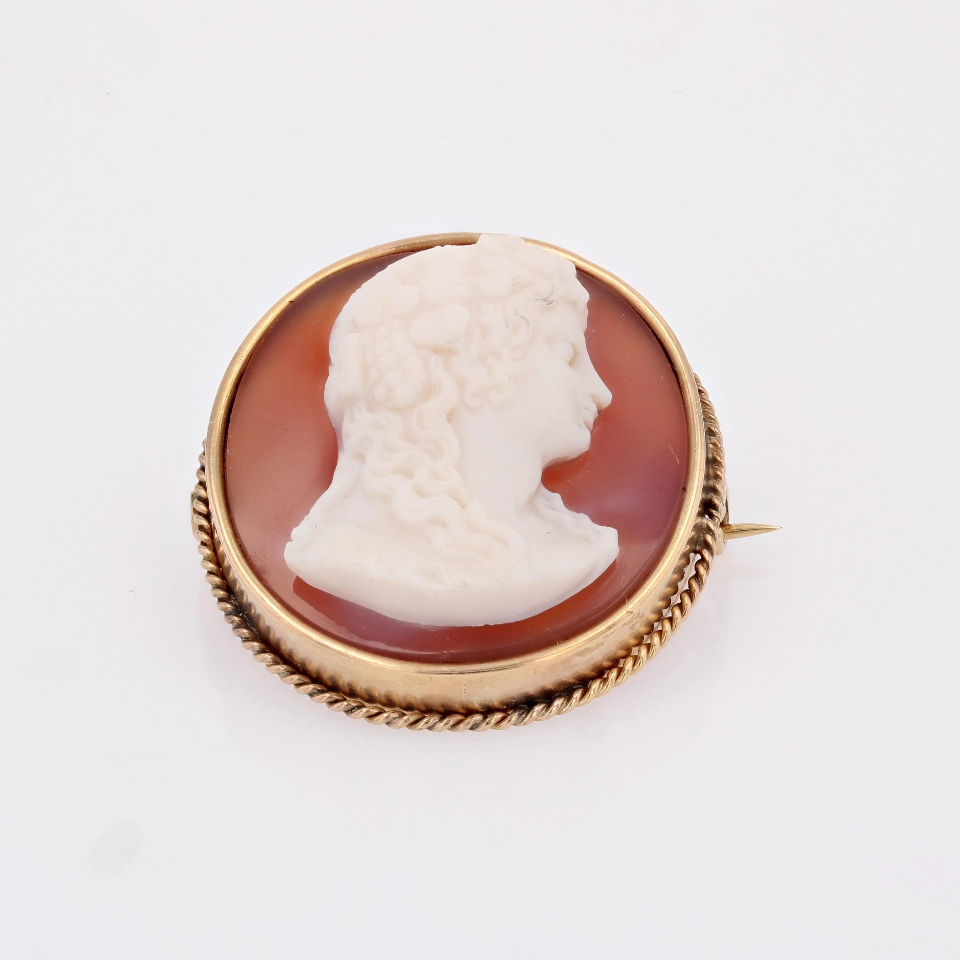 French 19th Century Agate Cameo 18 Karat Yellow Gold Brooch For Sale 4