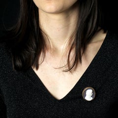 French 19th Century Agate Cameo 18 Karat Yellow Gold Brooch