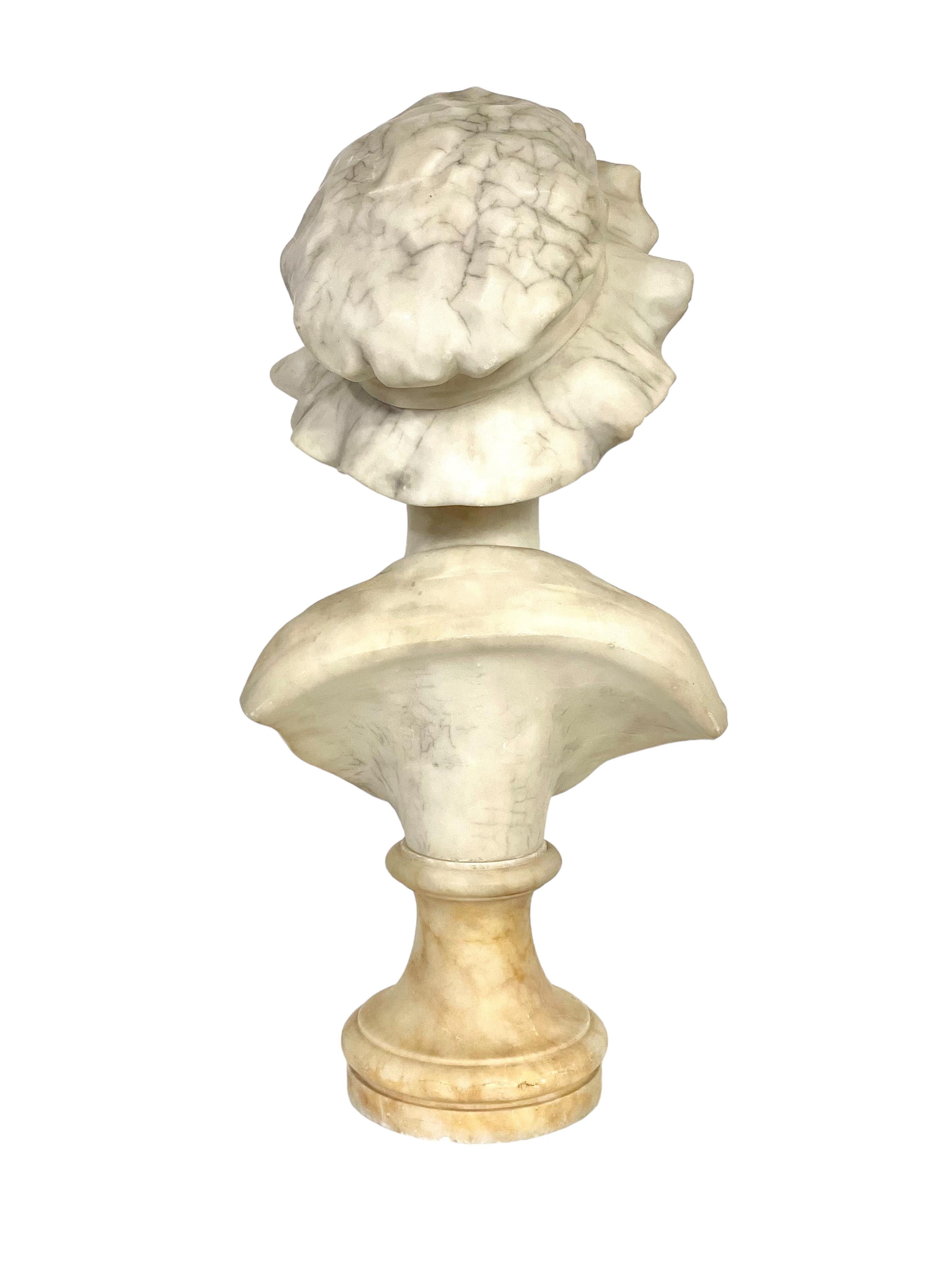 French 19th Century Alabaster Sculpture of a Young Girl with a Bonnet In Good Condition For Sale In LA CIOTAT, FR
