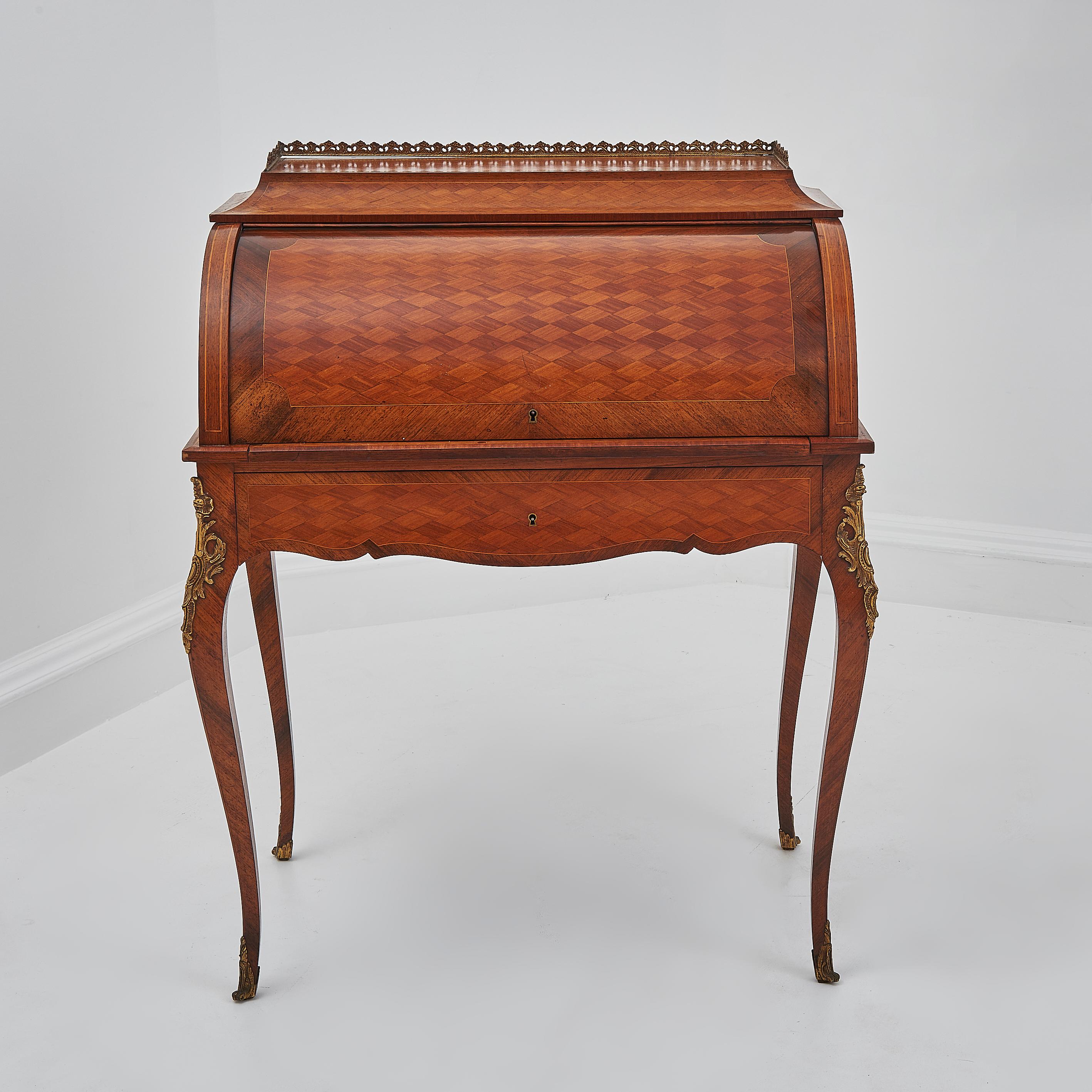 French 19th Century Antique Satinwood Bureau / Desk In Good Condition For Sale In London, GB