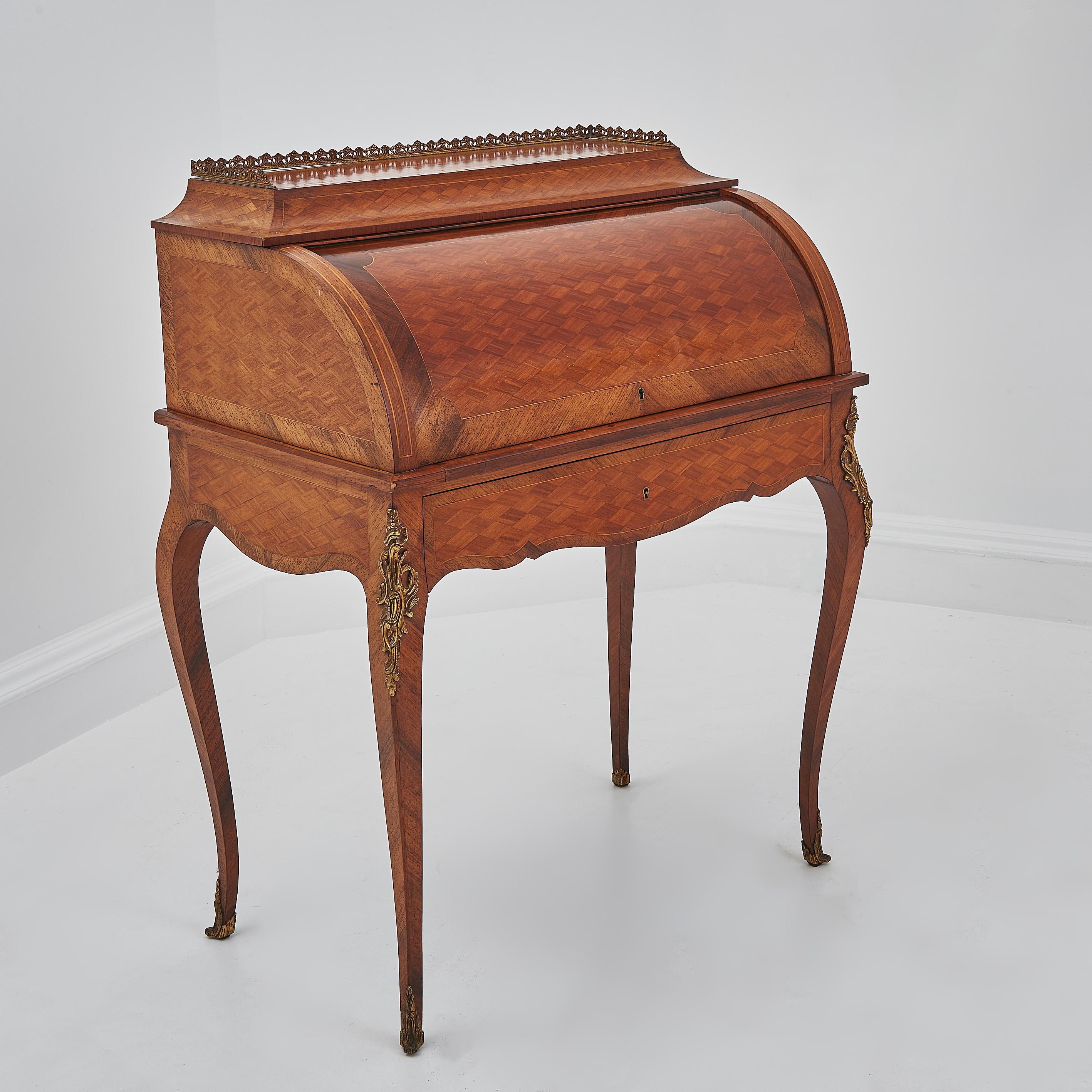 French 19th Century Antique Satinwood Bureau / Desk For Sale 1