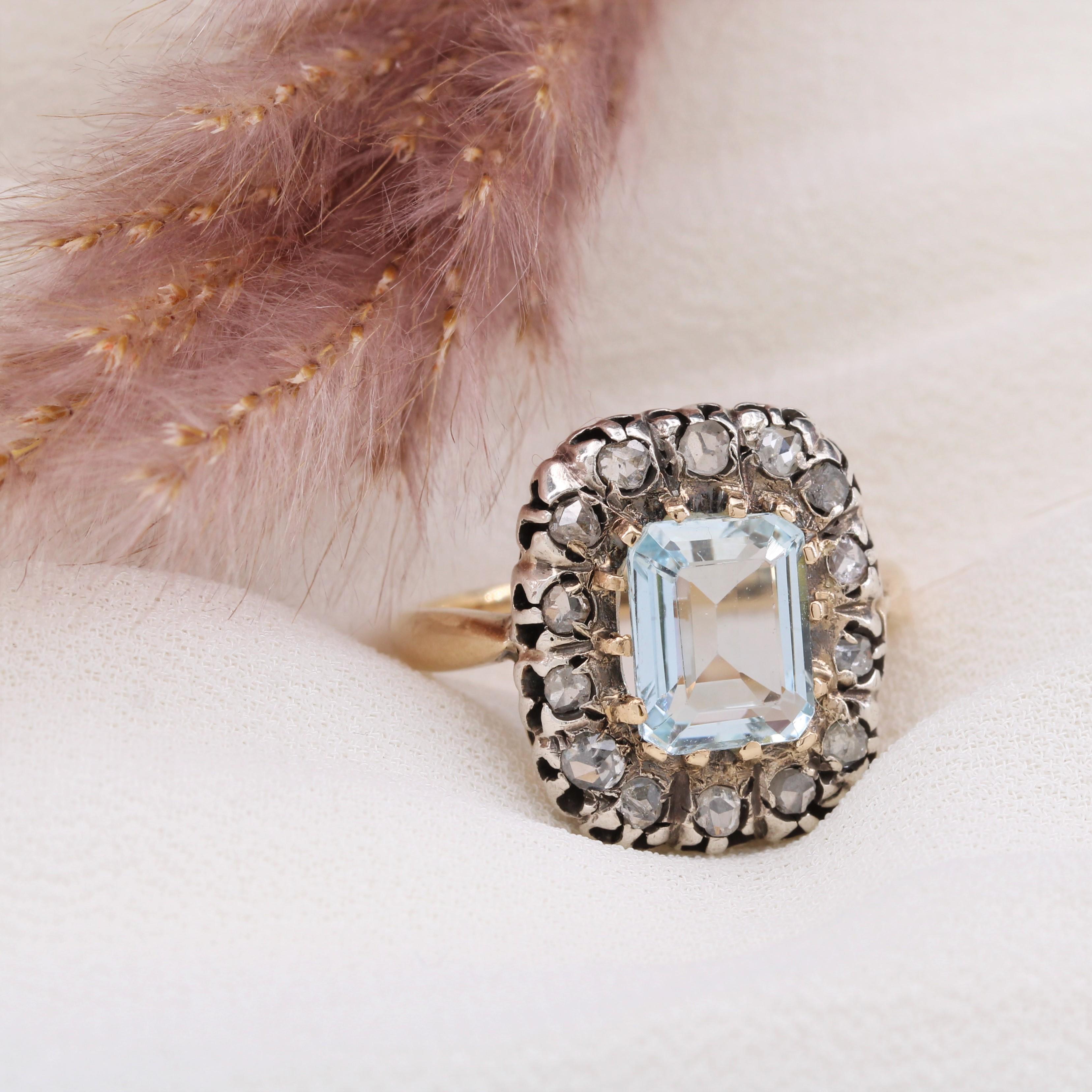 Ring aus 18 Karat Gelbgold mit Aquamarinen und Diamanten aus dem 19. Jahrhundert (Napoleon III.) im Angebot