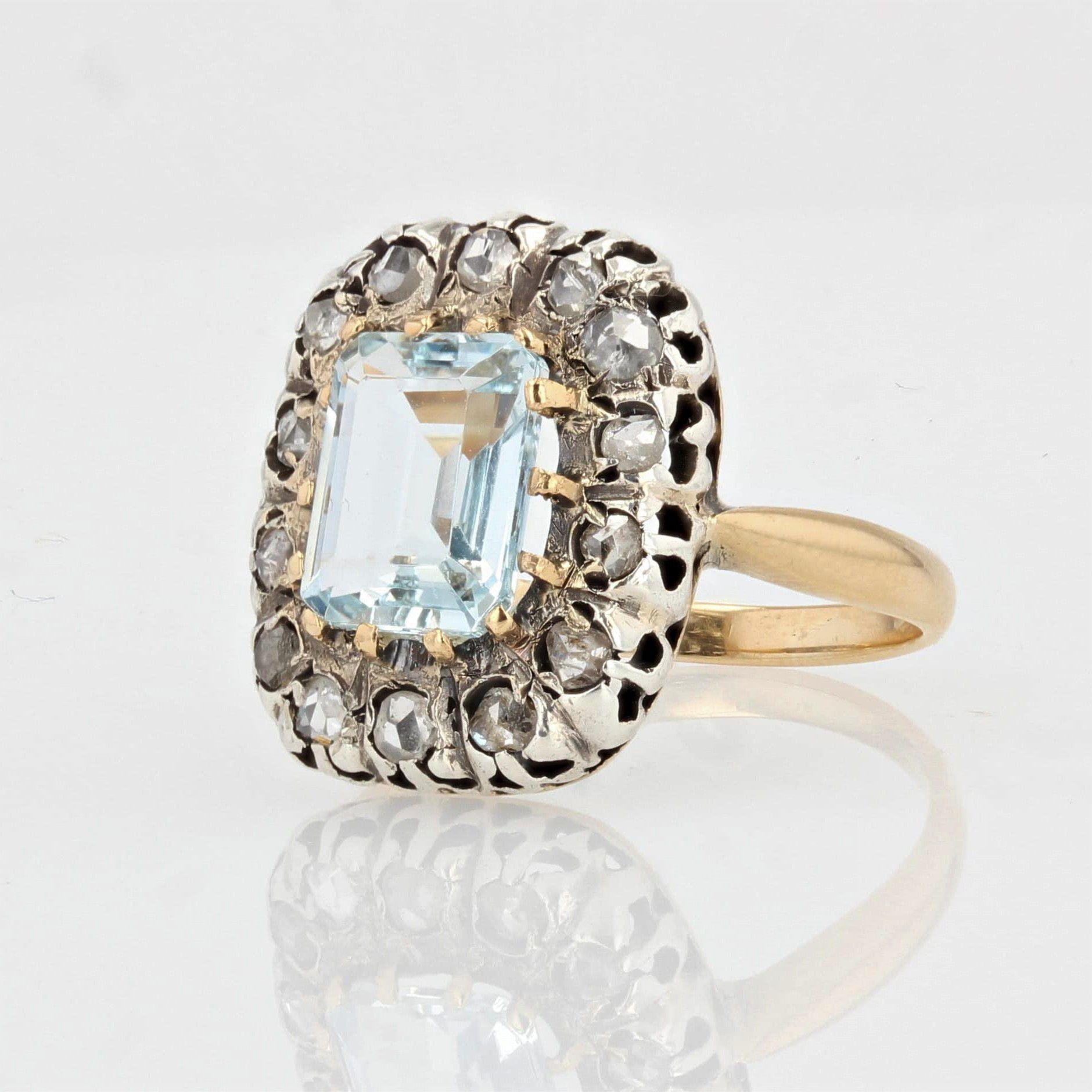 French 19th Century Aquamarine Diamonds 18 Karat Yellow Gold Ring In Good Condition For Sale In Poitiers, FR
