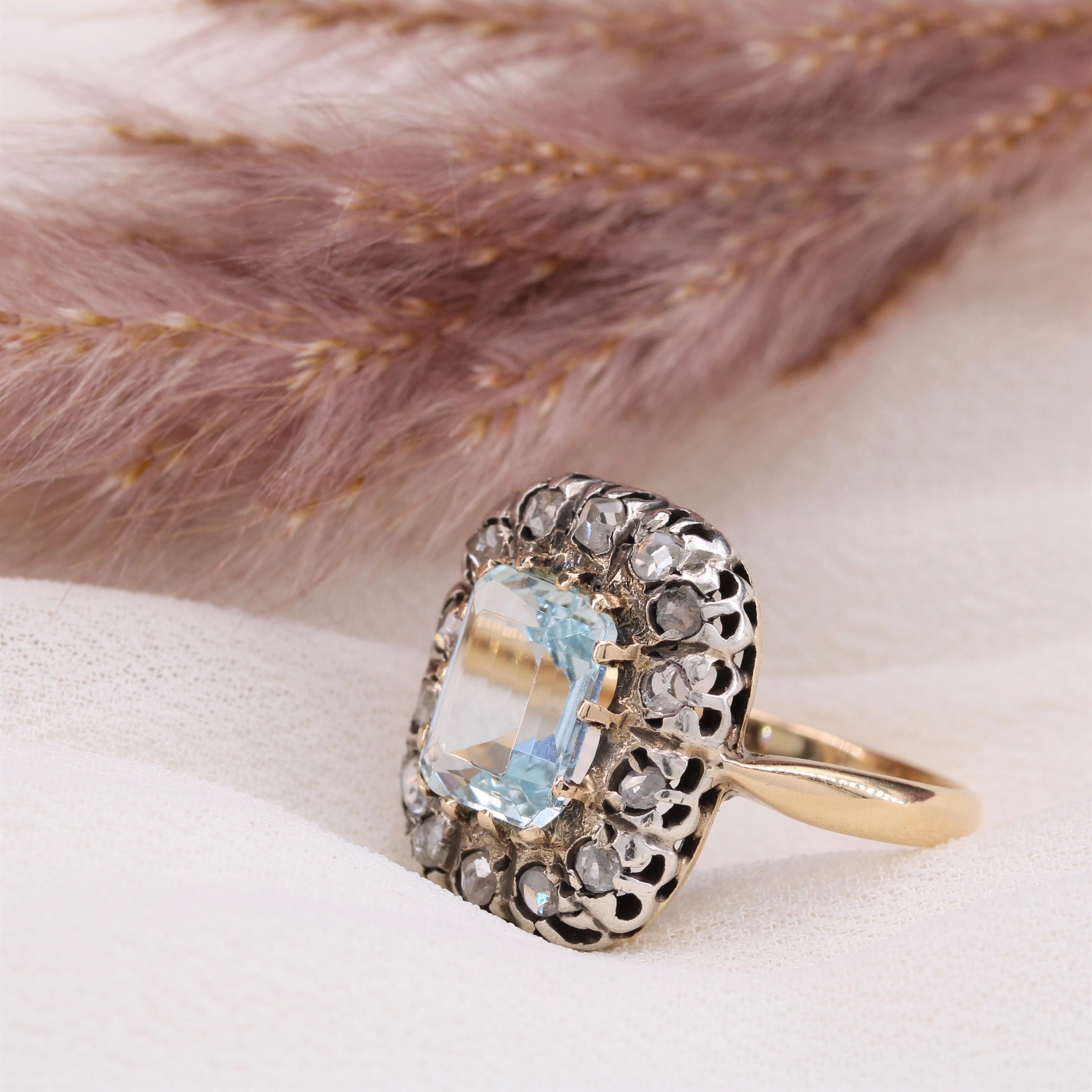 Women's French 19th Century Aquamarine Diamonds 18 Karat Yellow Gold Ring For Sale