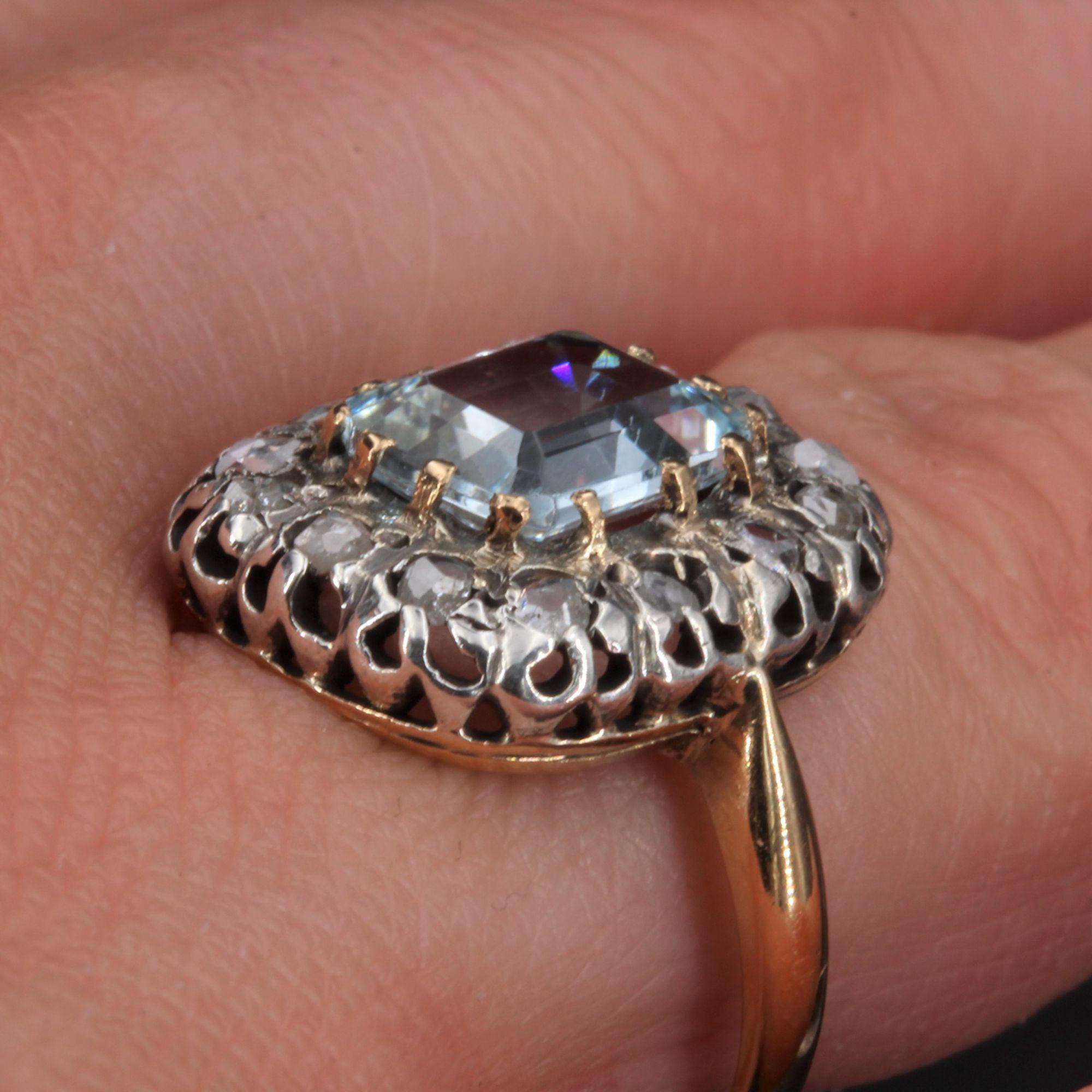 French 19th Century Aquamarine Diamonds 18 Karat Yellow Gold Ring For Sale 3