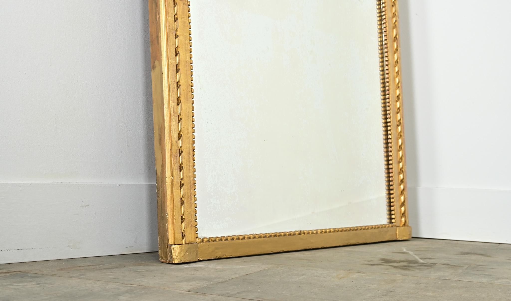 French 19th Century Arched Top Gold Gilt Mirror For Sale 2
