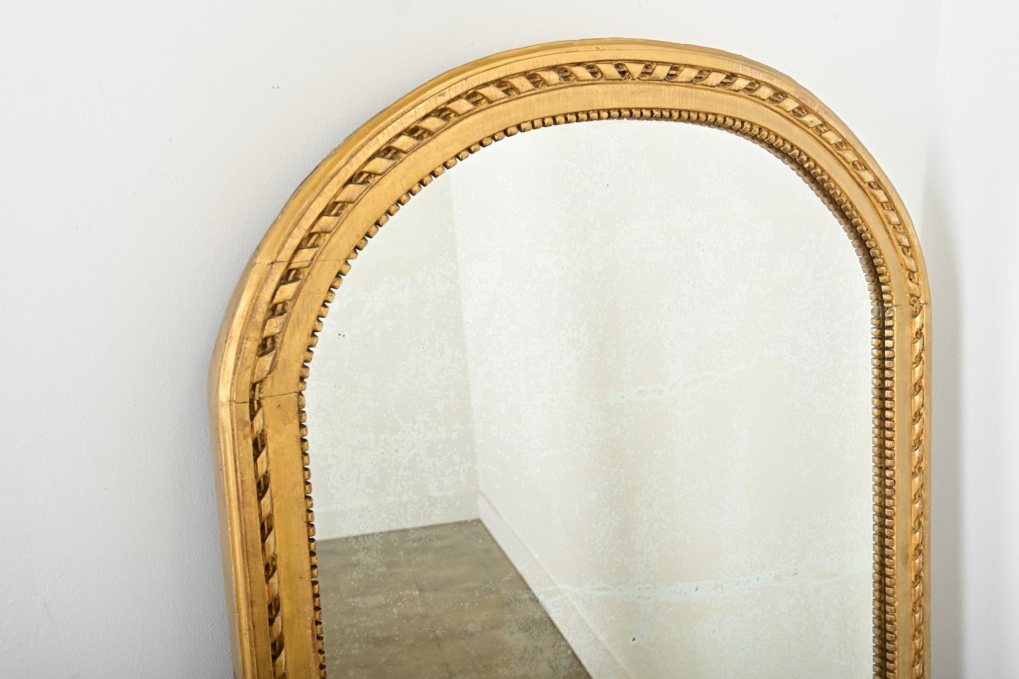 French 19th Century Arched Top Gold Gilt Mirror For Sale 3