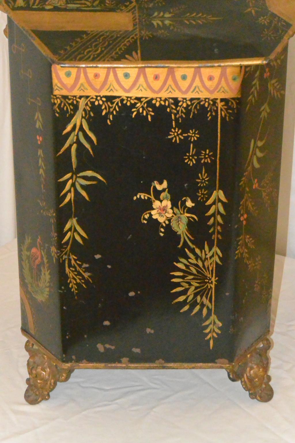 French 19th Century Art Nouveau Chinoiserie Decorated Tole Coal Hod and Liner In Good Condition For Sale In Wells, ME
