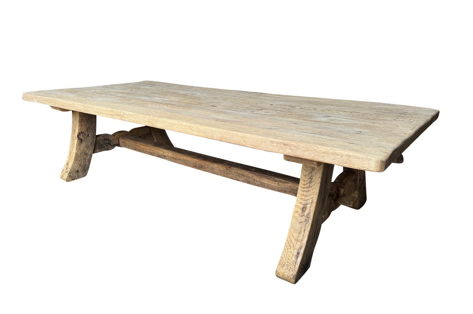 Französisch 19. Jahrhundert Arte Populaire Bauernhof Tisch (Eichenholz) im Angebot