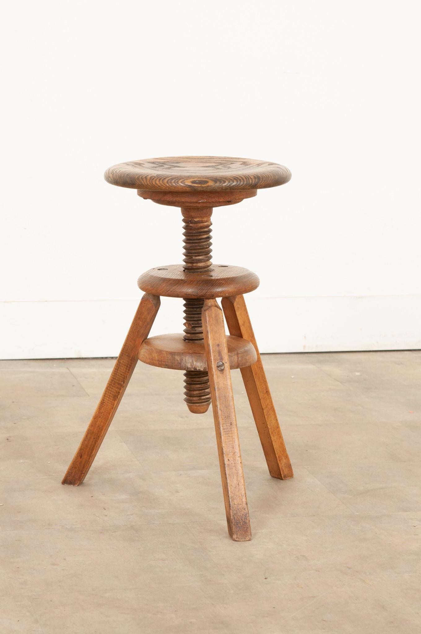 French 19th Century Ash Adjustable Stool In Good Condition For Sale In Baton Rouge, LA