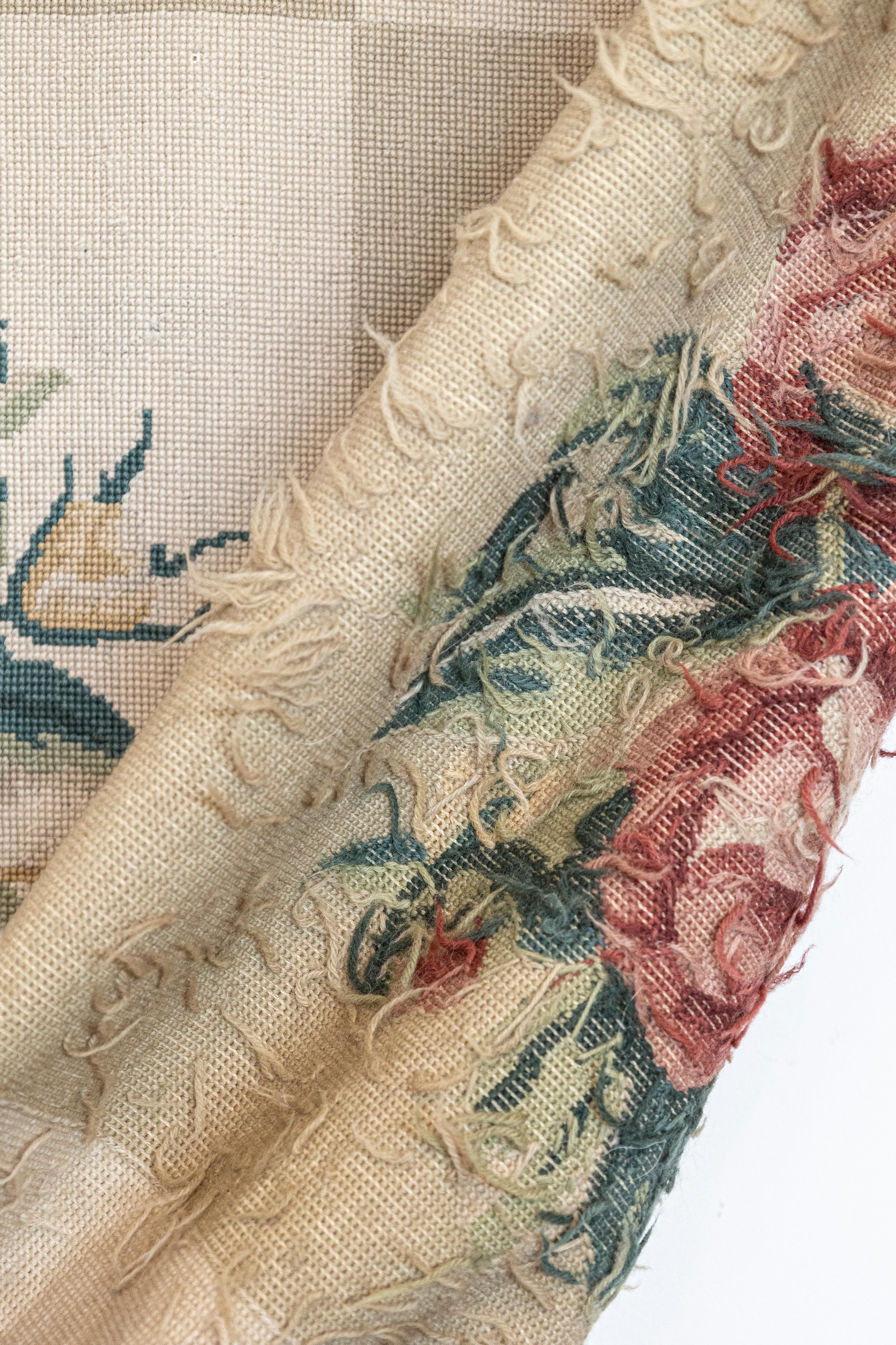 French 19th Century Aubusson Wall Tapestry with Pink and Cream Floral Décor For Sale 9