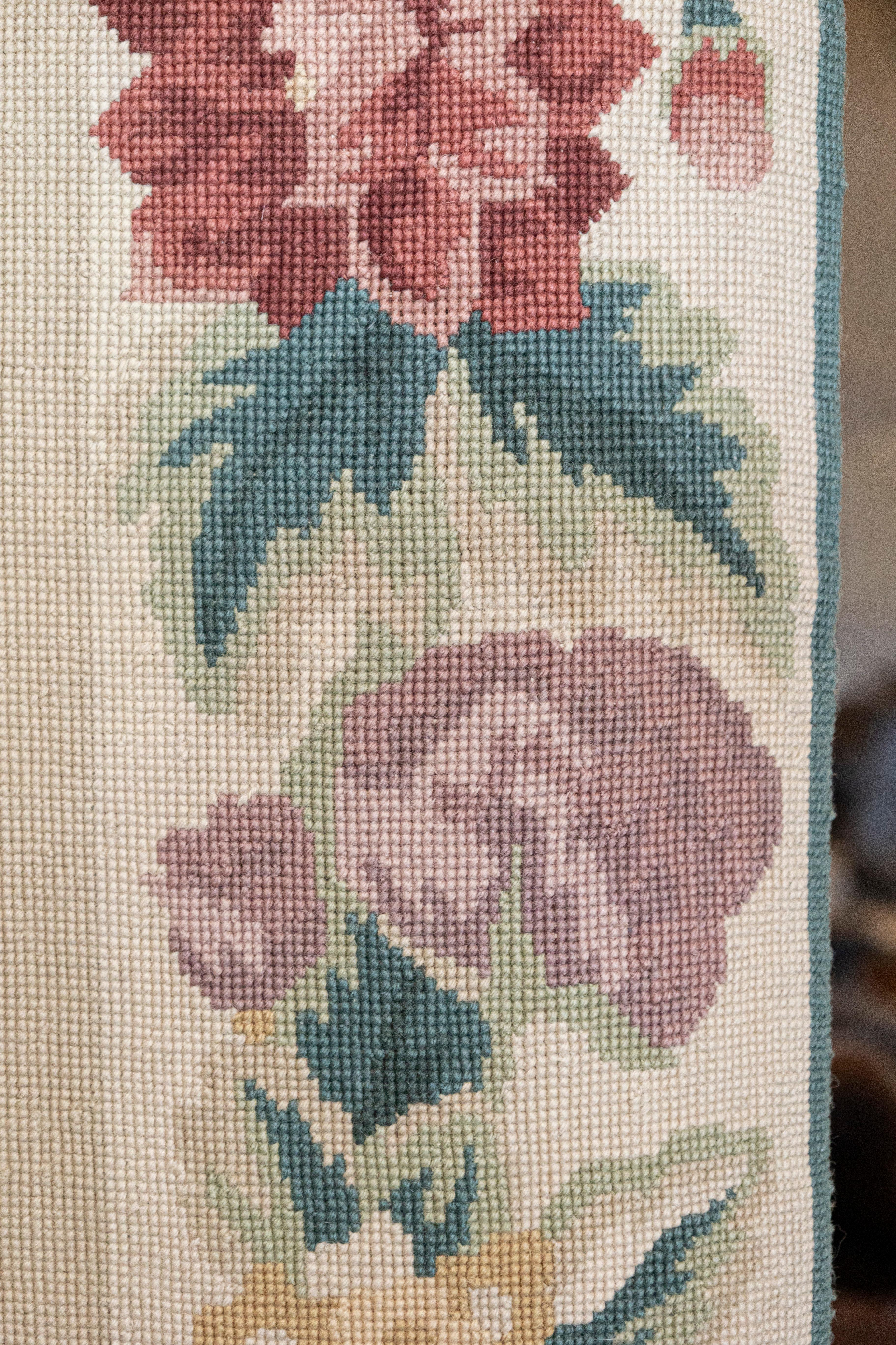 French 19th Century Aubusson Wall Tapestry with Pink and Cream Floral Décor For Sale 1