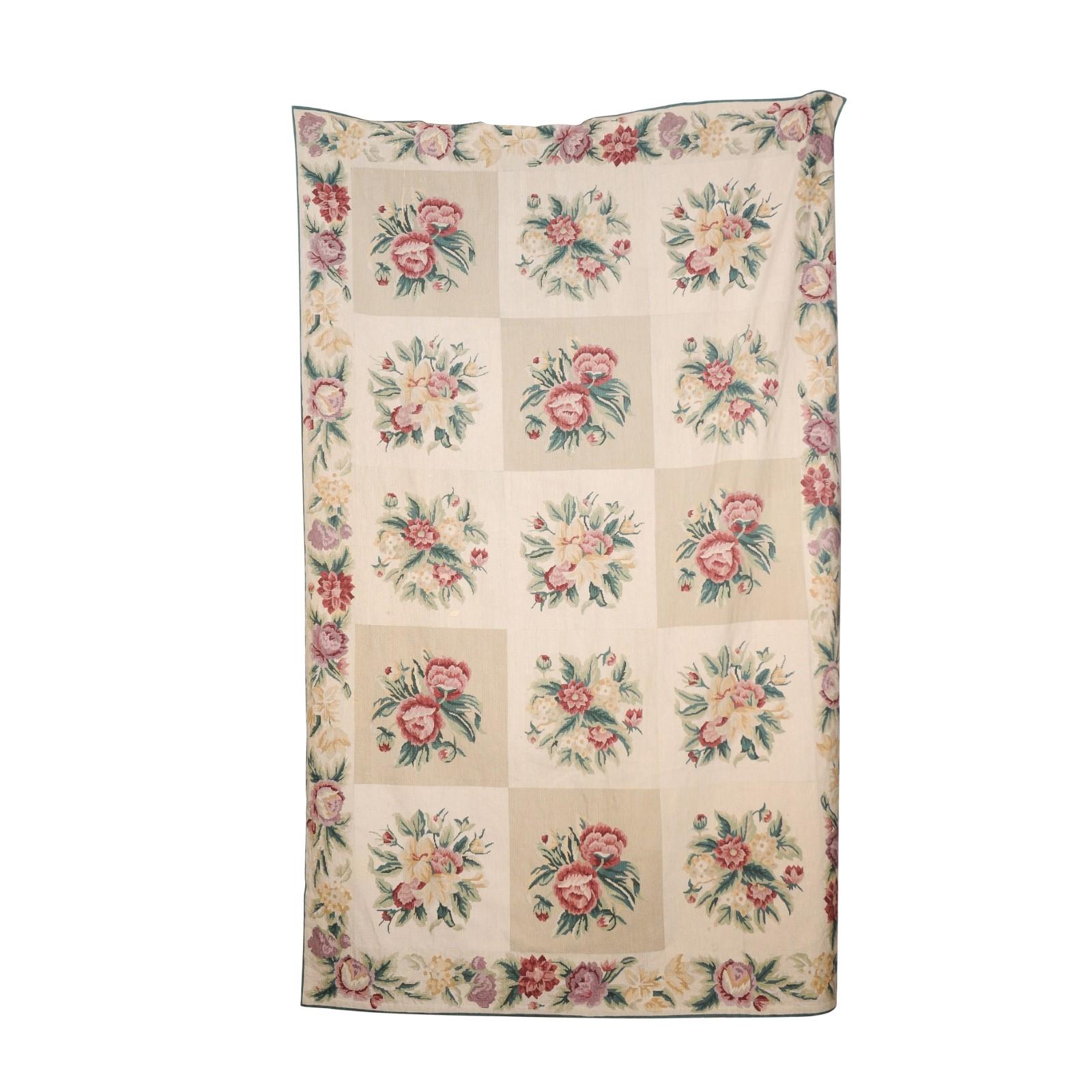 Tapisserie murale française d'Aubusson du 19ème siècle avec décor floral rose et crème en vente