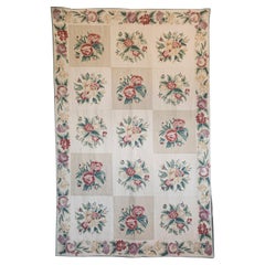 Tapiz de Aubusson francés del siglo XIX con decoración floral rosa y crema