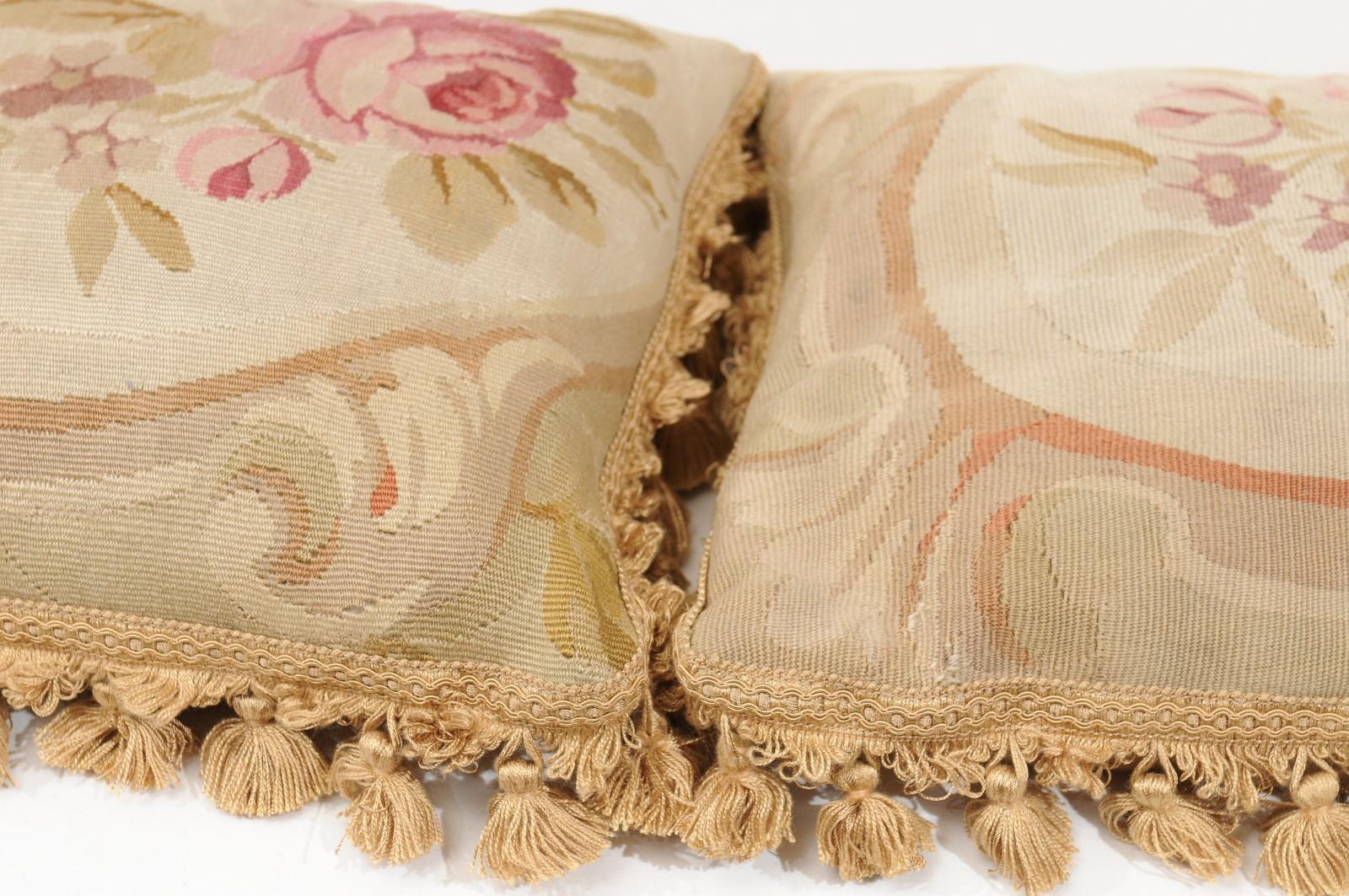 French 19th Century Aubusson Woven Tapestry Pillow with Roses and Tassels For Sale 7