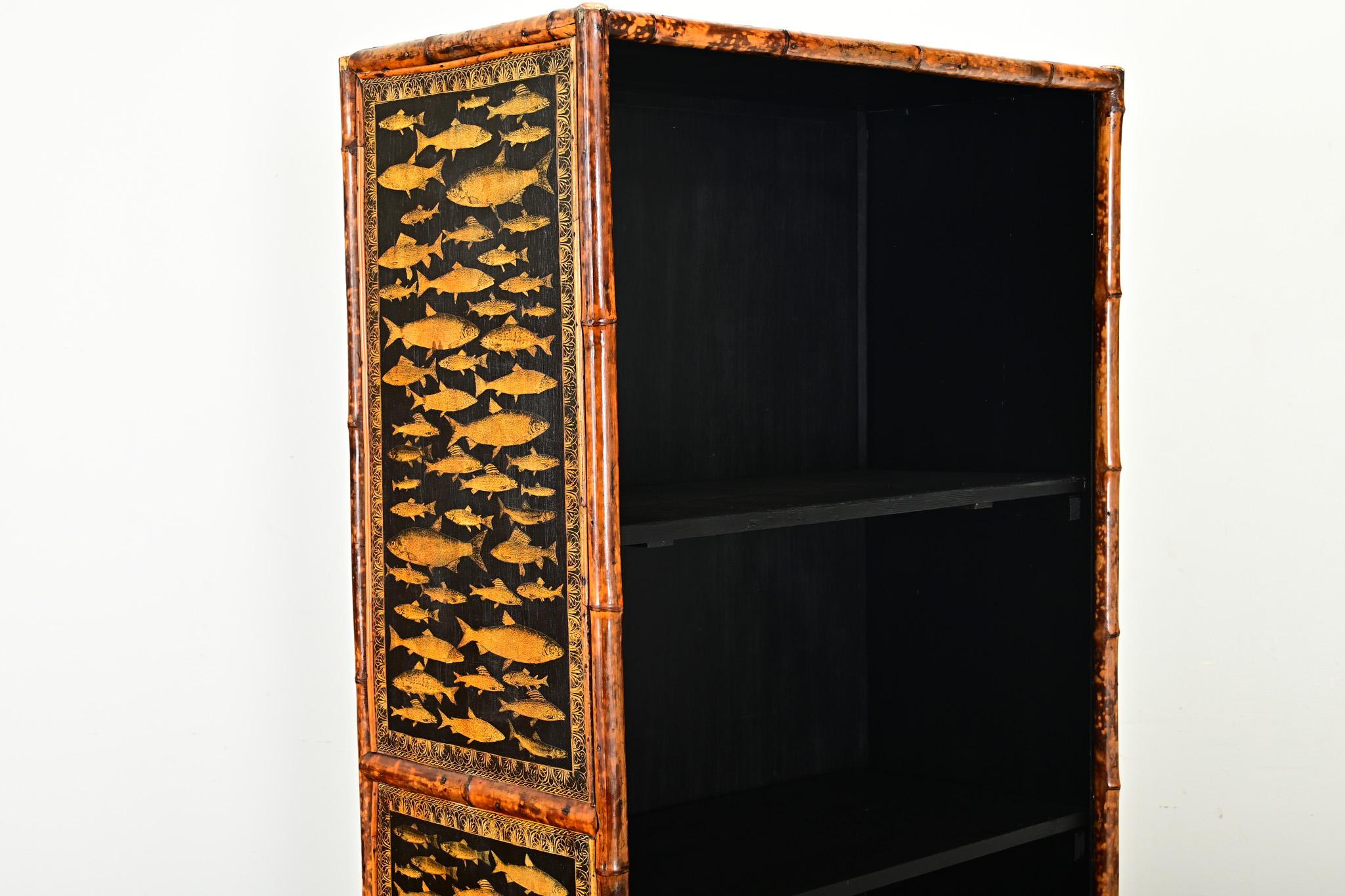 French 19th Century Bamboo & Decoupage Bookcase For Sale 1