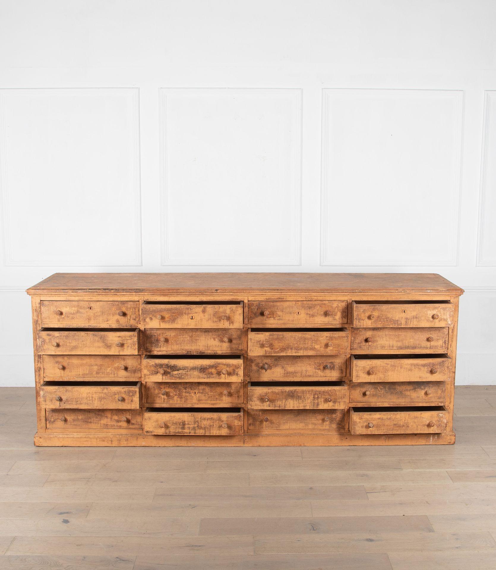 19th Century French Bank Of Drawers In Good Condition For Sale In Gloucestershire, GB