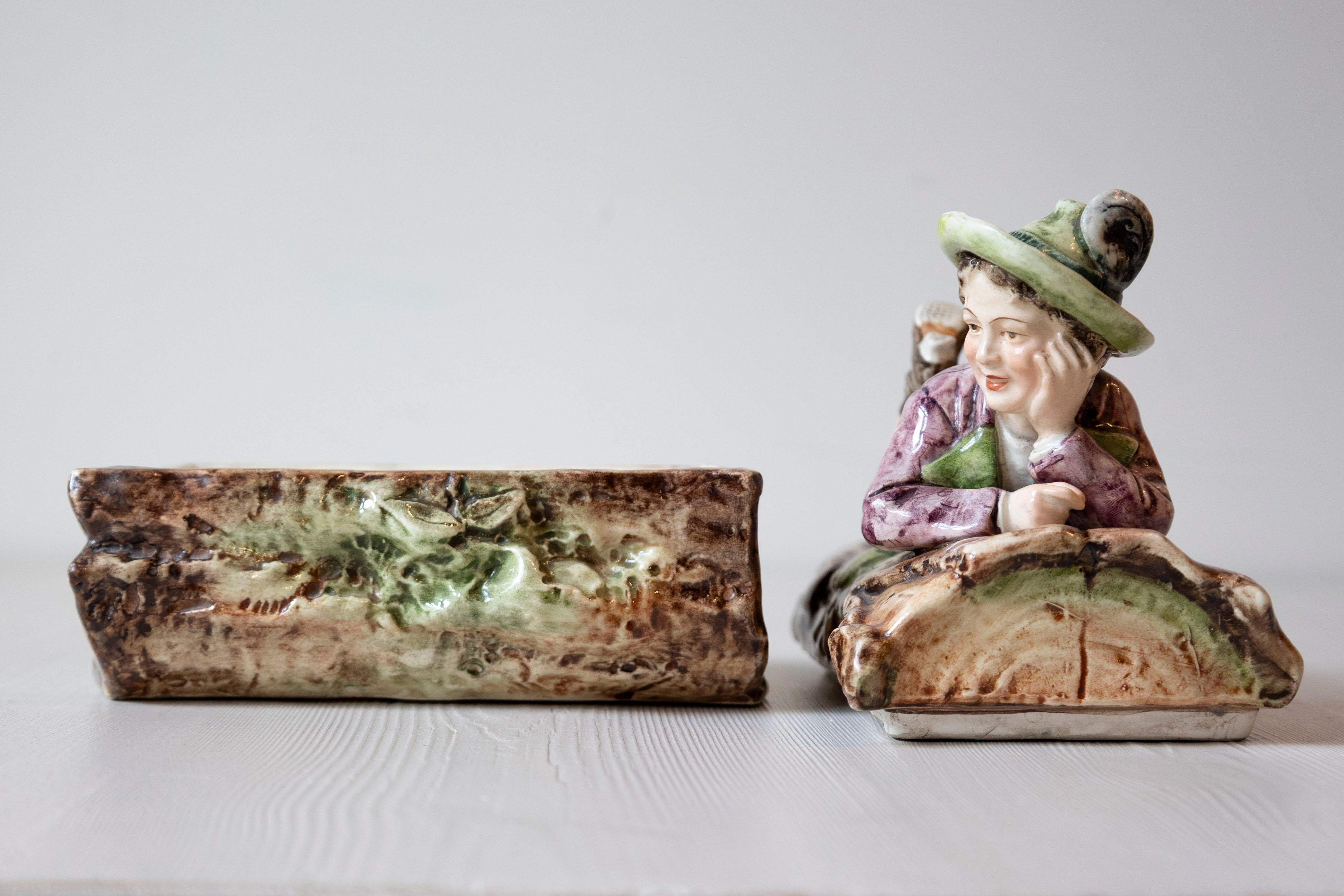 French 19th Century Barbotine Bonbon Box Depicting a Boy Laying on a Tree Trunk For Sale 6
