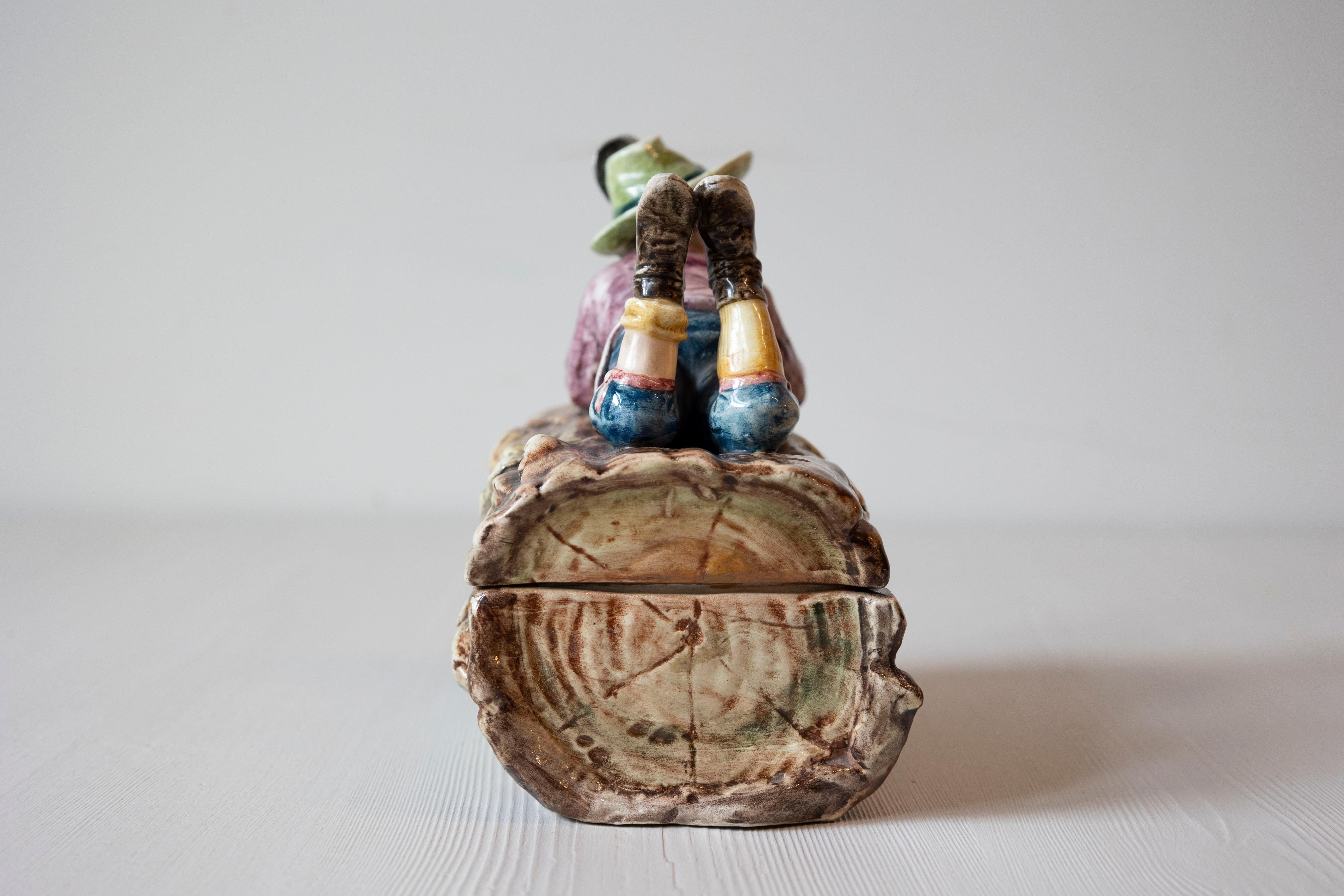 French 19th Century Barbotine Bonbon Box Depicting a Boy Laying on a Tree Trunk For Sale 4