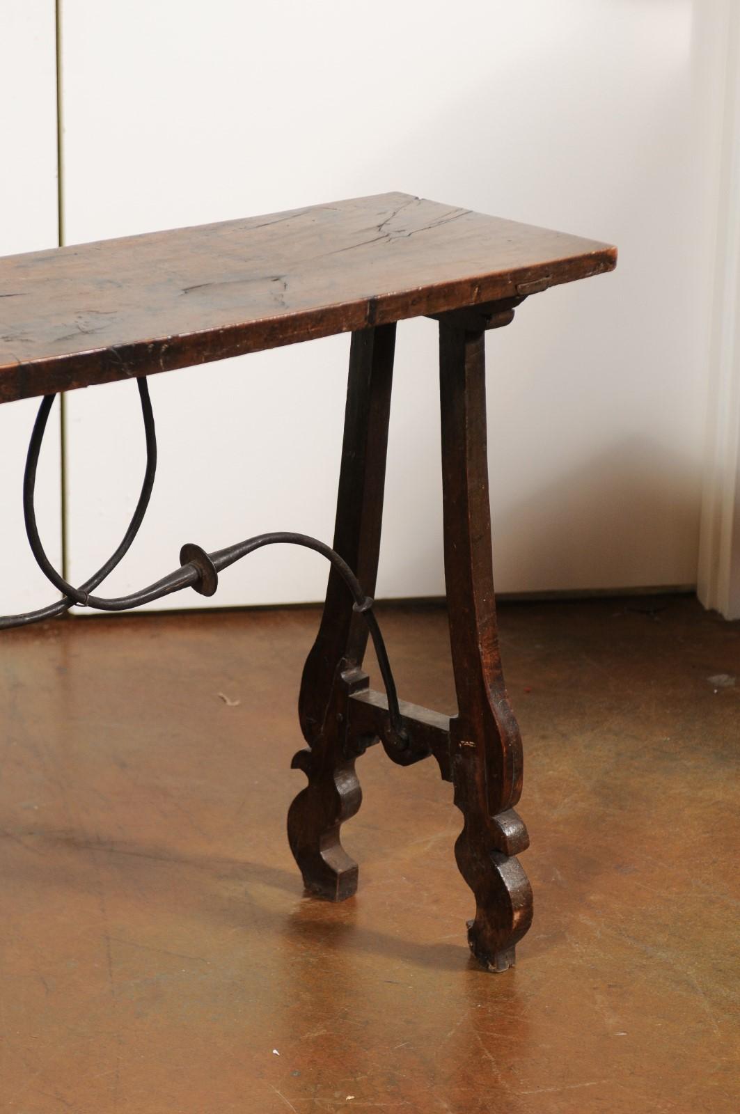 French 19th Century Baroque Walnut Console Table with Lyre Legs and Stretcher (Geschnitzt)